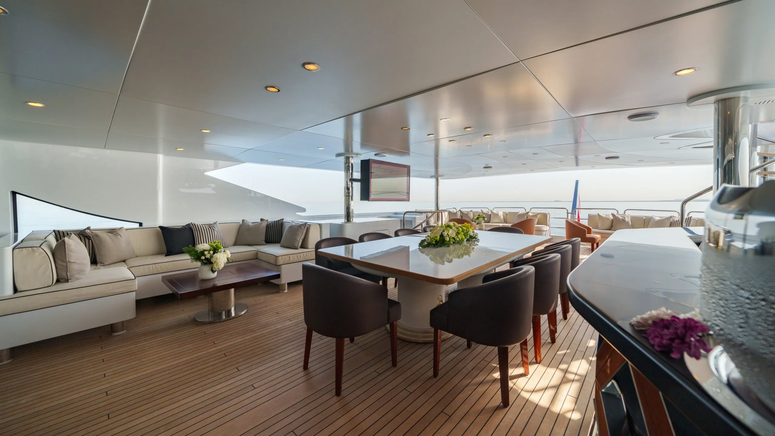 Benetti 49.88m (photograph 7)