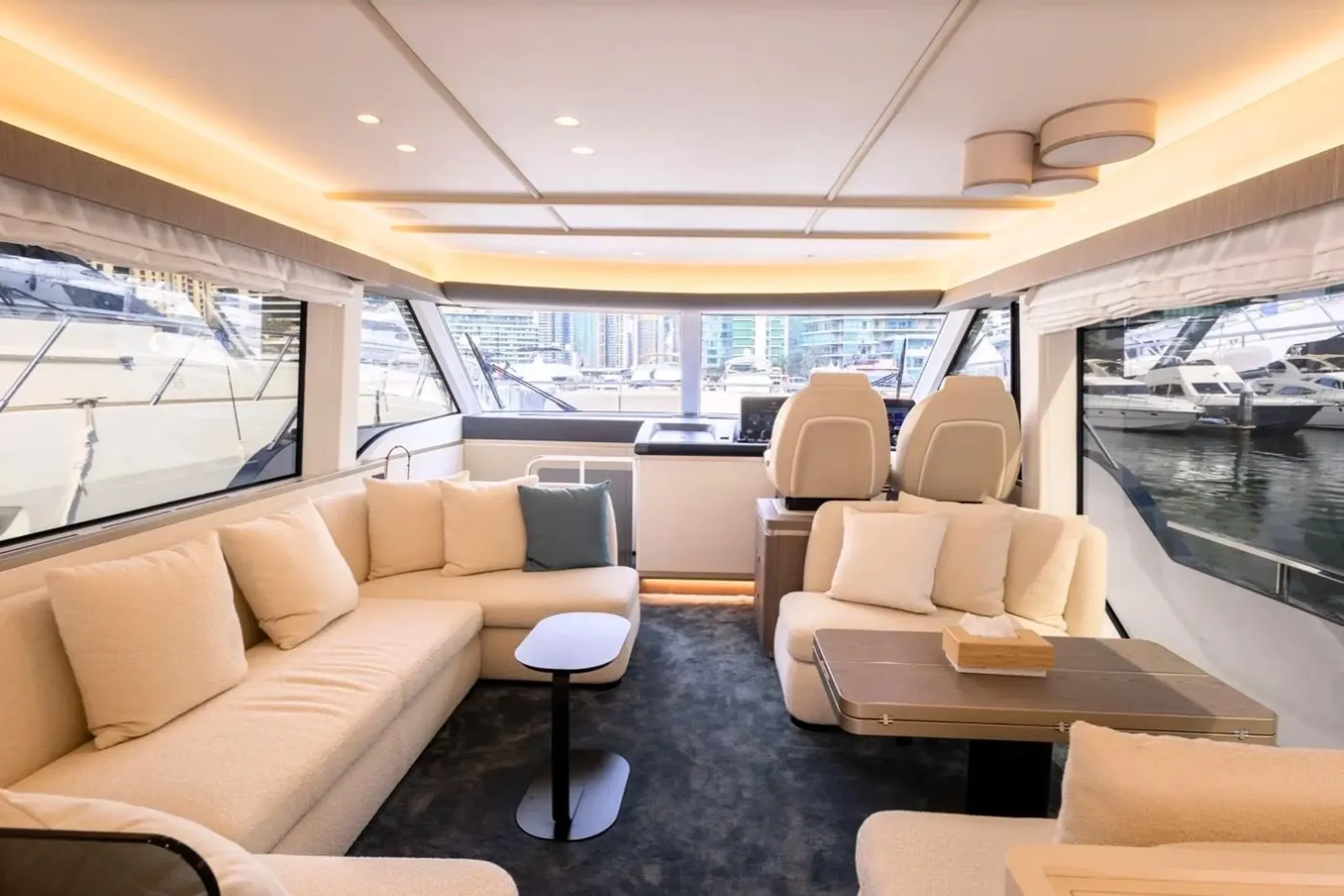 Azimut 18m - Photograph 8