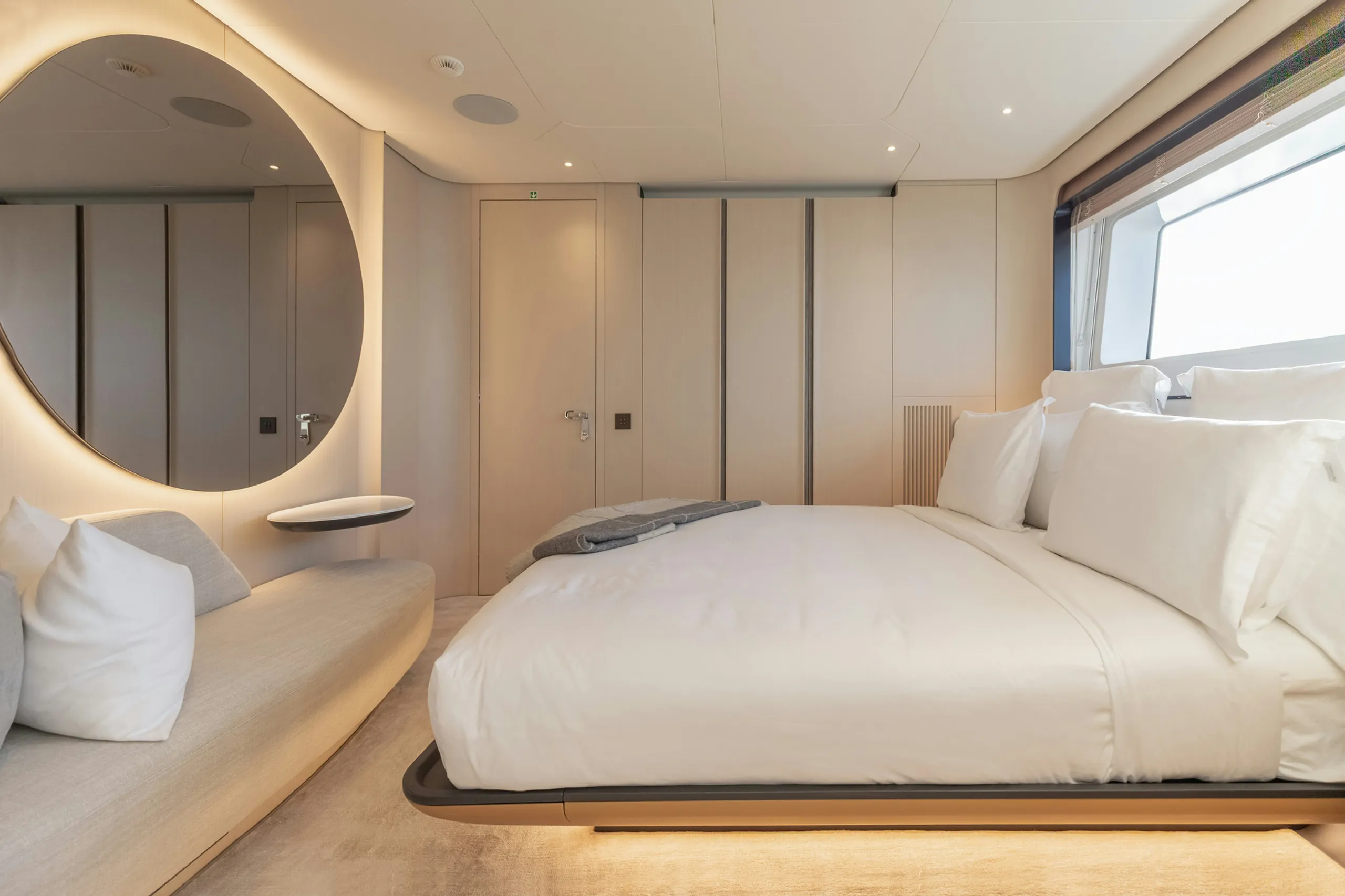 Azimut 36m - Photograph 8