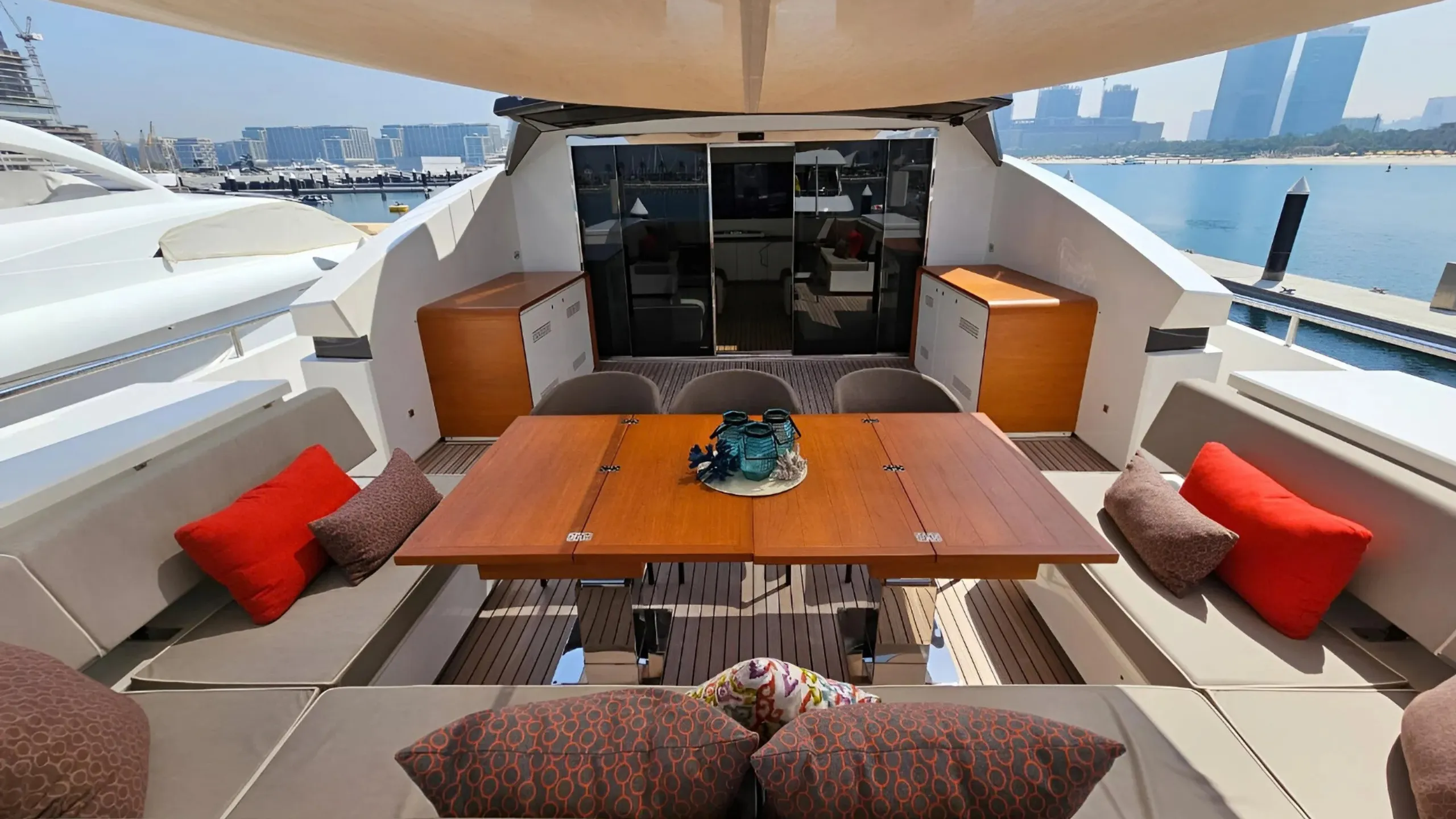 Astondoa 33m - Photograph 2