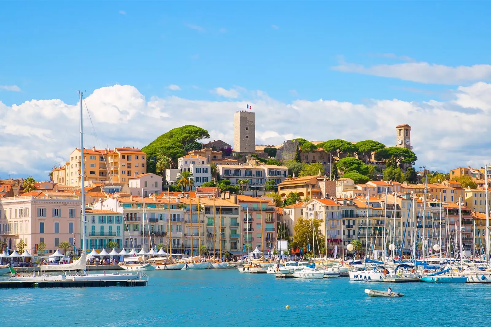Guida al noleggio yacht a Cannes.
