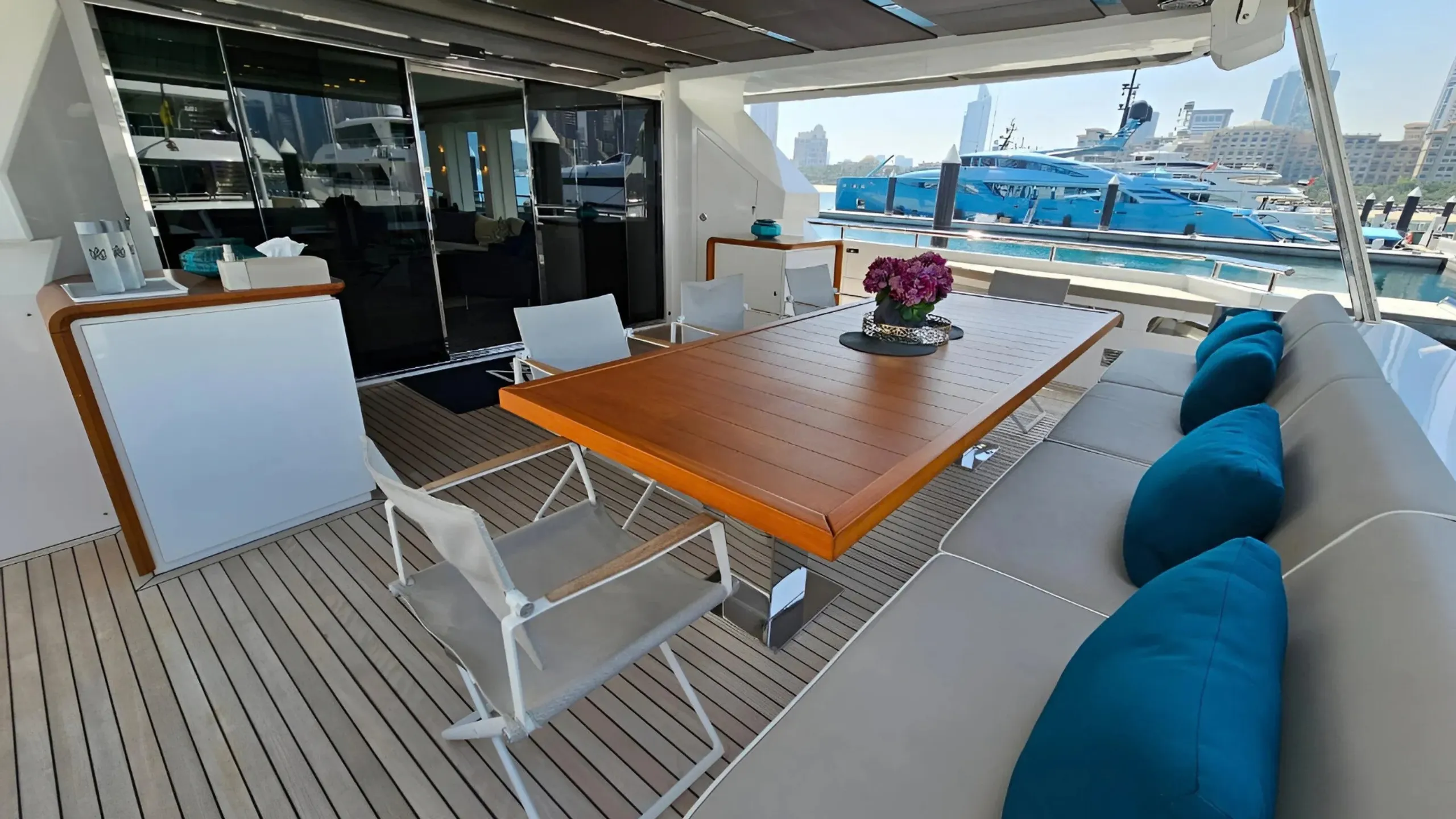 Astondoa 33m - Photograph 7
