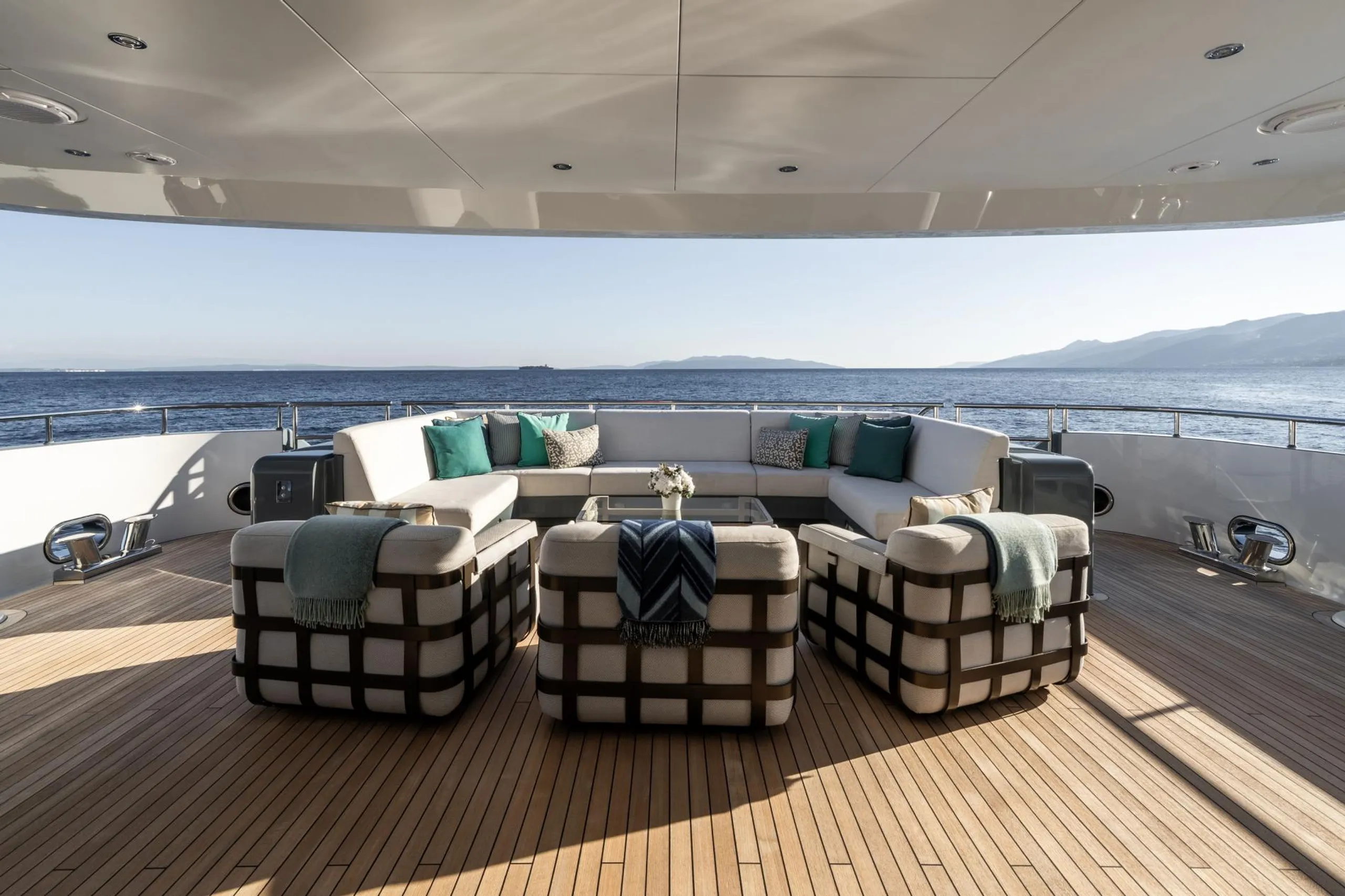 Heesen 55m - Photograph 9