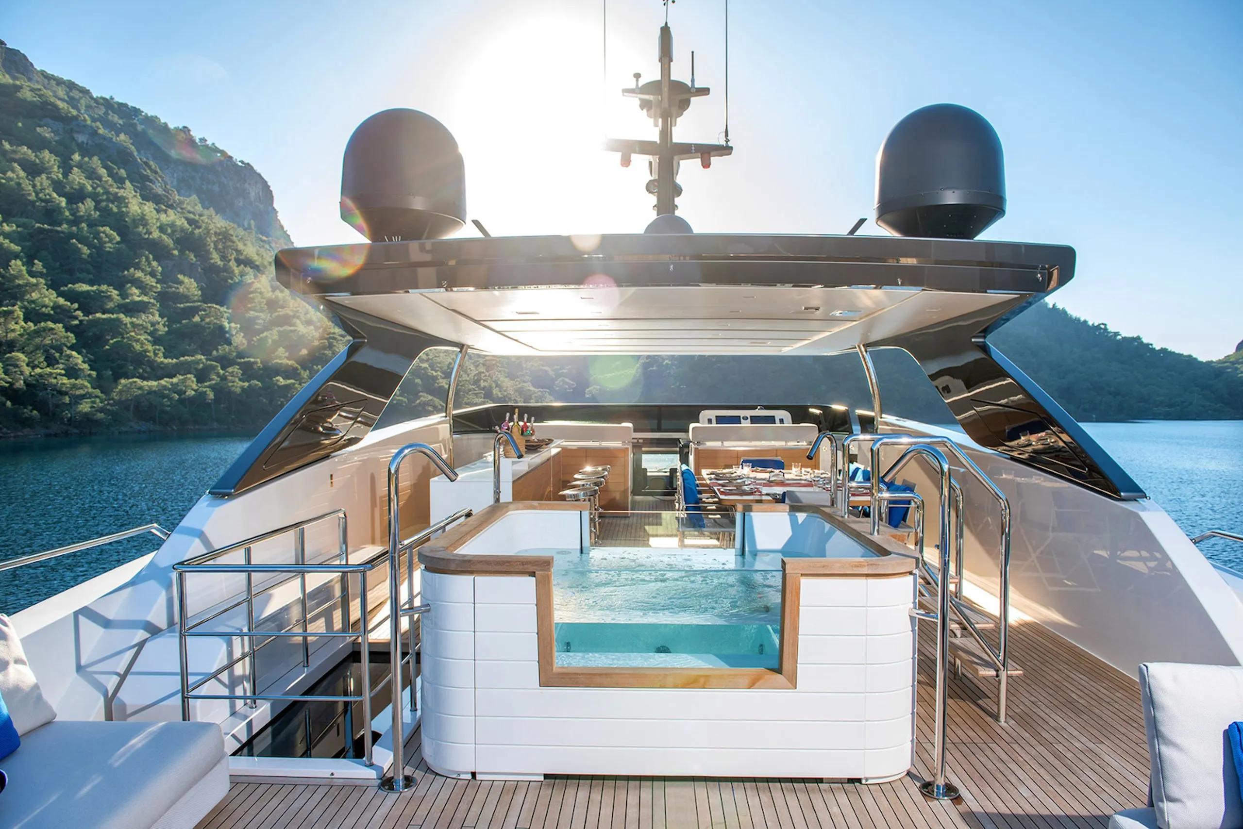 Sanlorenzo 36.5m (photograph 2)