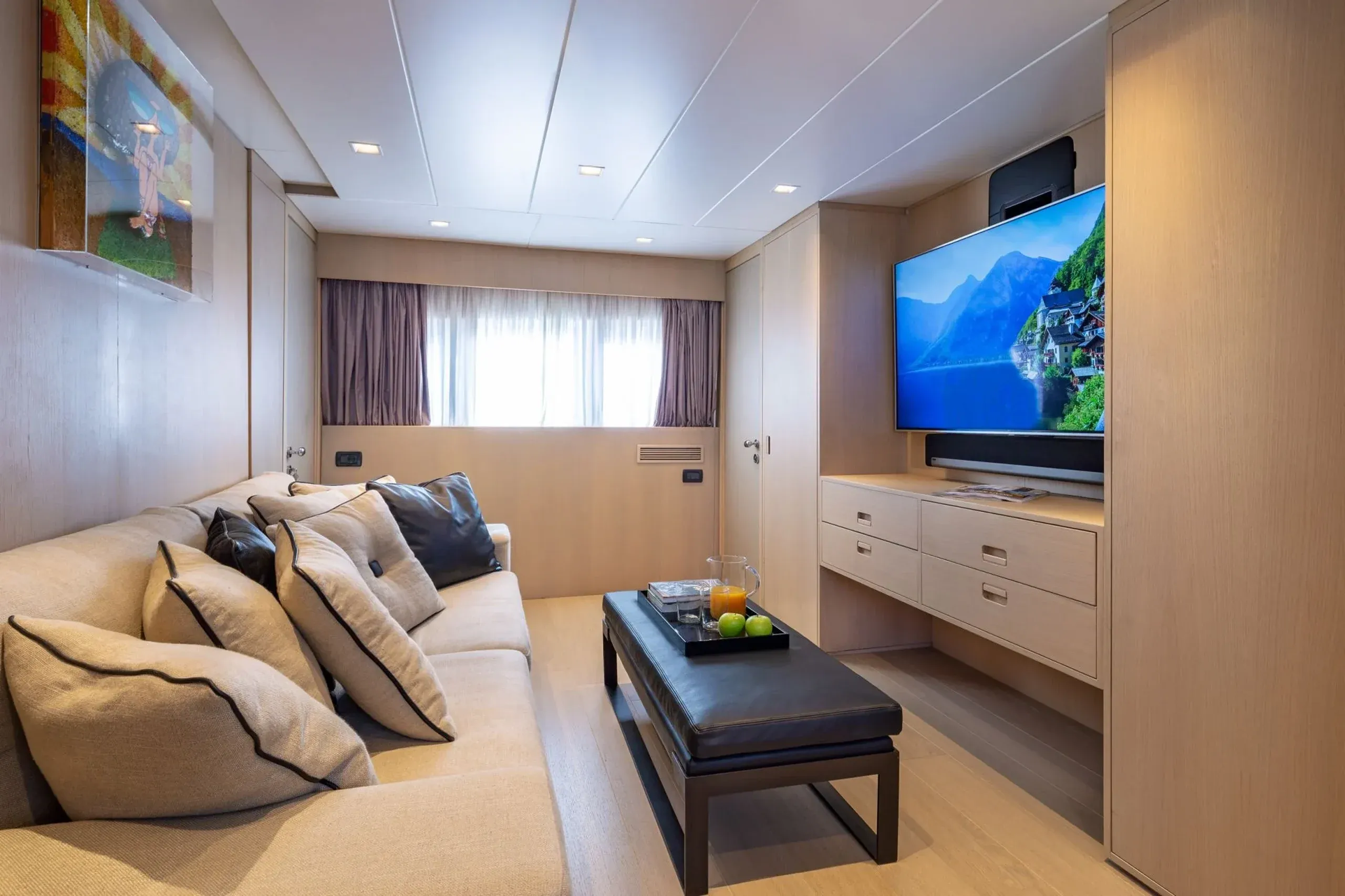 Admiral Yachts 30.8m (photograph 7)