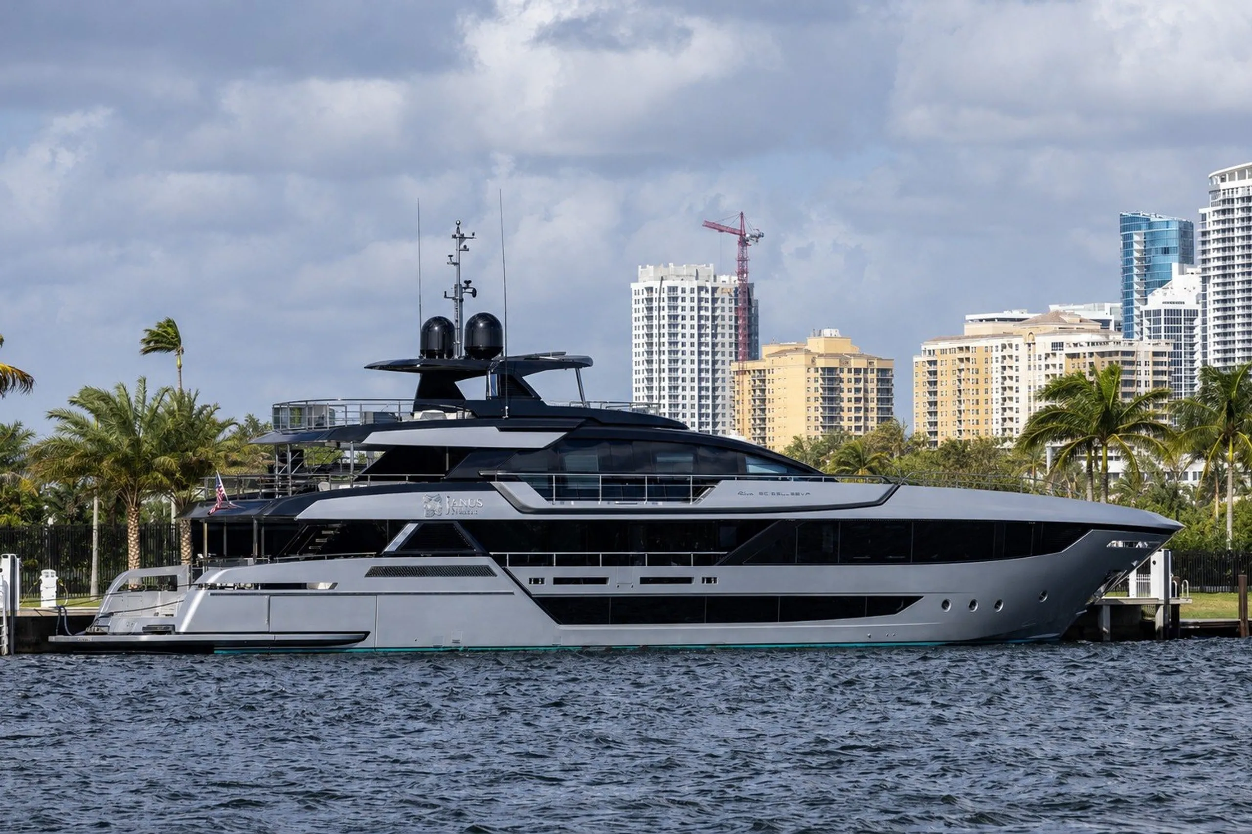 Riva 40m - Photograph 1