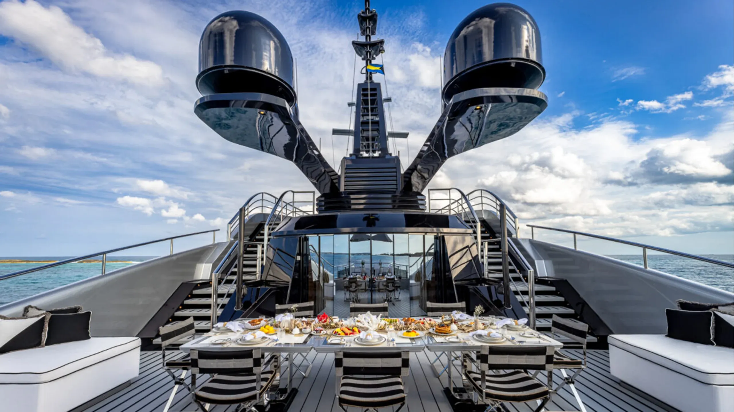 Isa Yachts 66.4m (photograph 7)