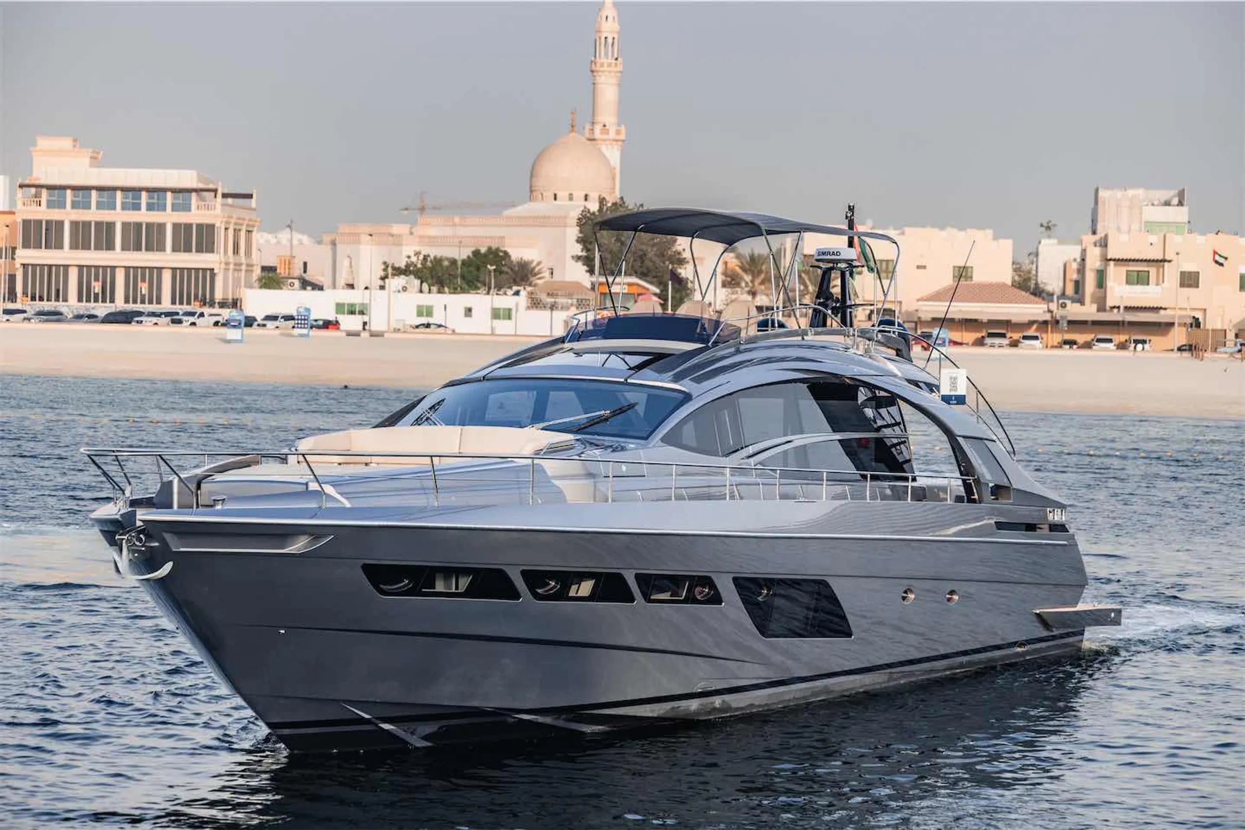 Pershing 26m - Photograph 1