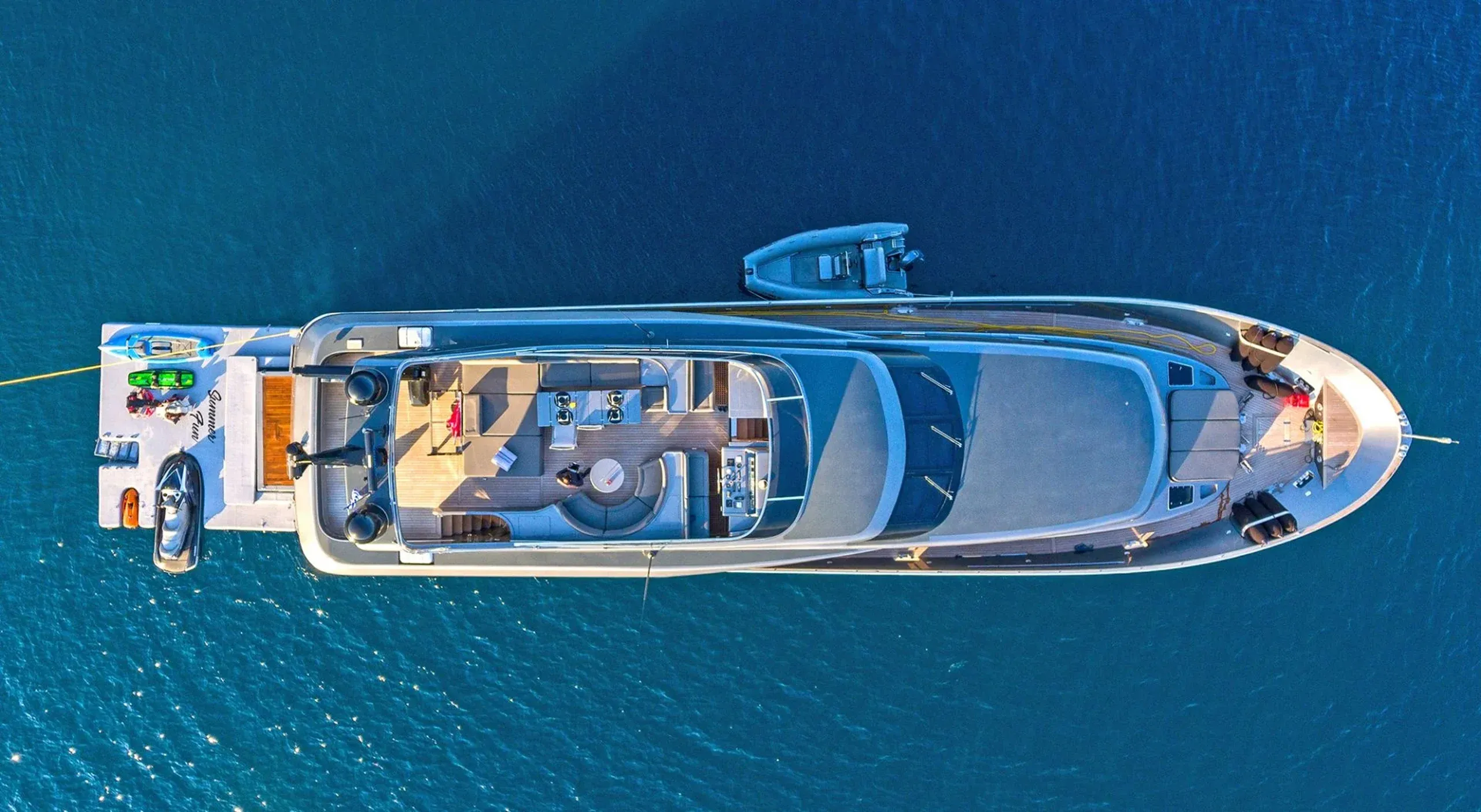 Admiral Yachts 30.8m (photograph 9)
