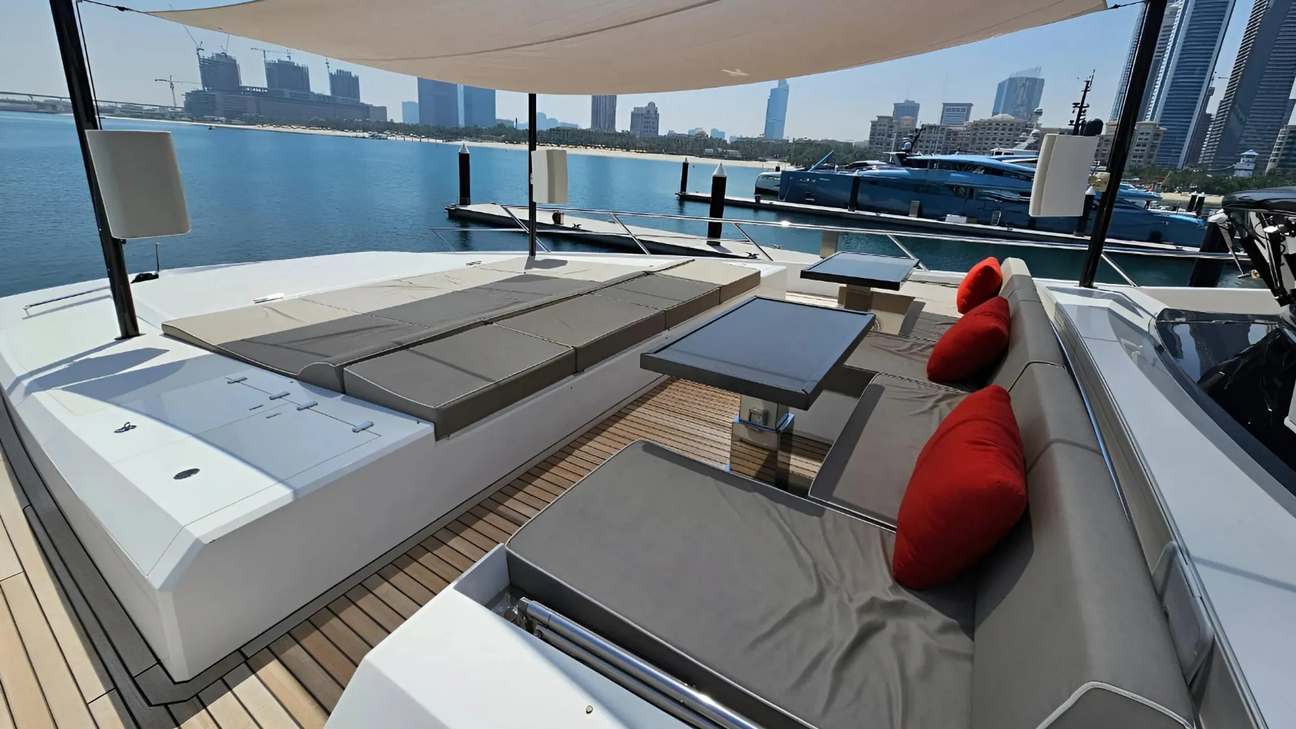 Astondoa 33m - Photograph 5