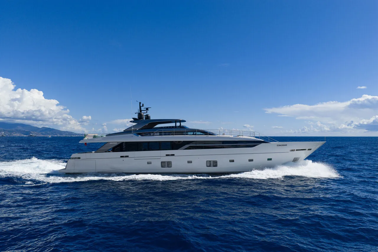 Sanlorenzo 37m - Photograph 1