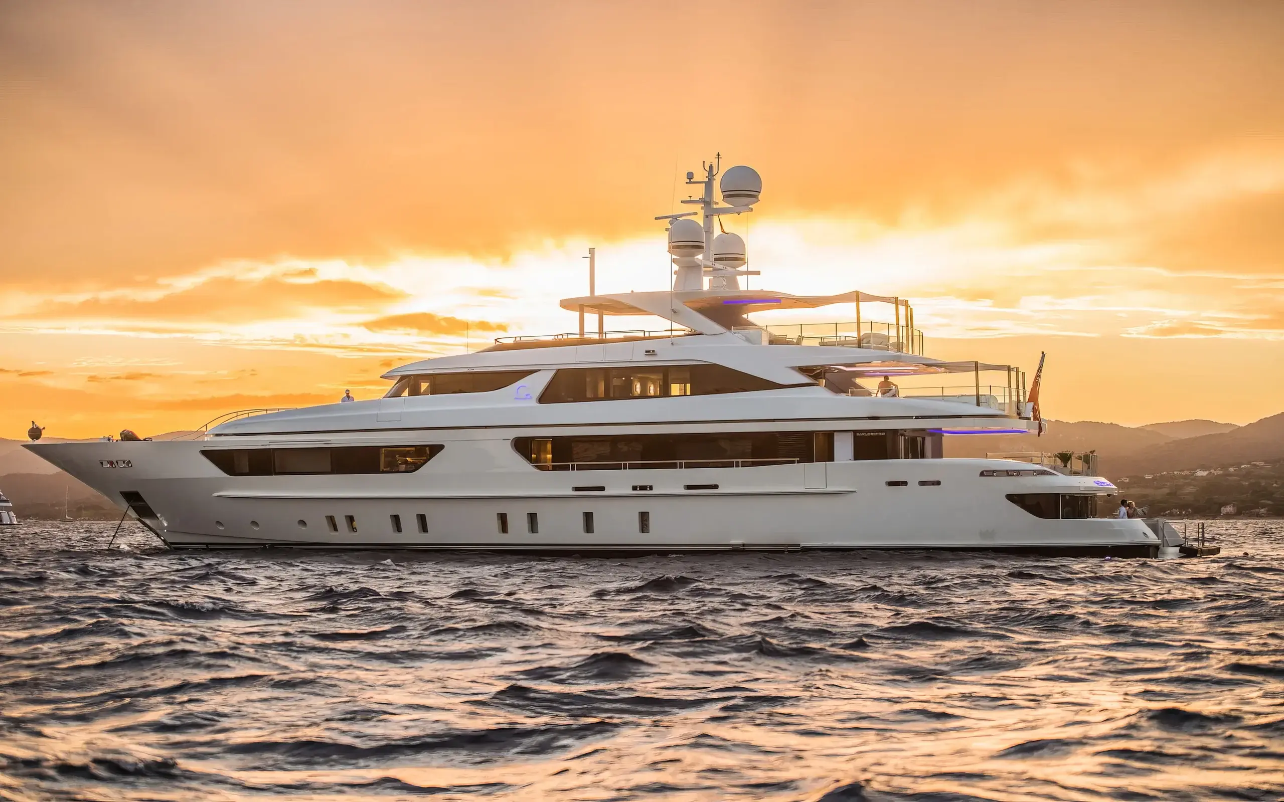 Sanlorenzo 46-metre at anchor