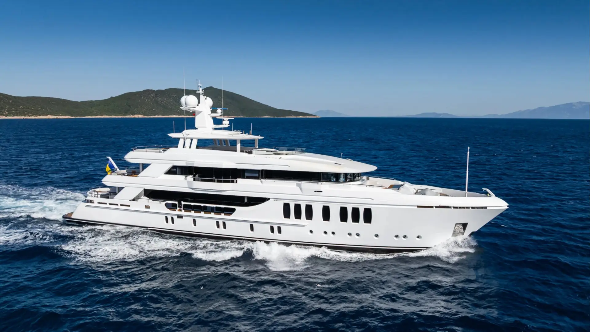 Cmb Yachts 48-metre at anchor