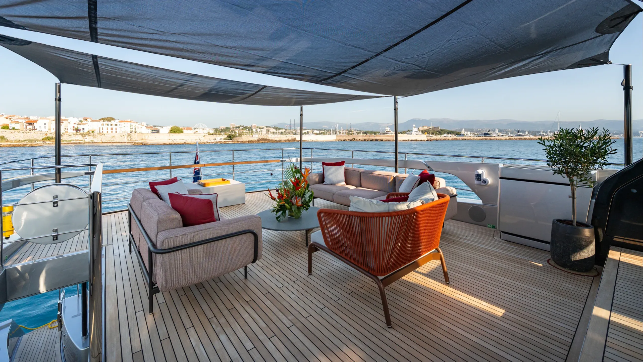 Riva 33.53m (photograph 7)