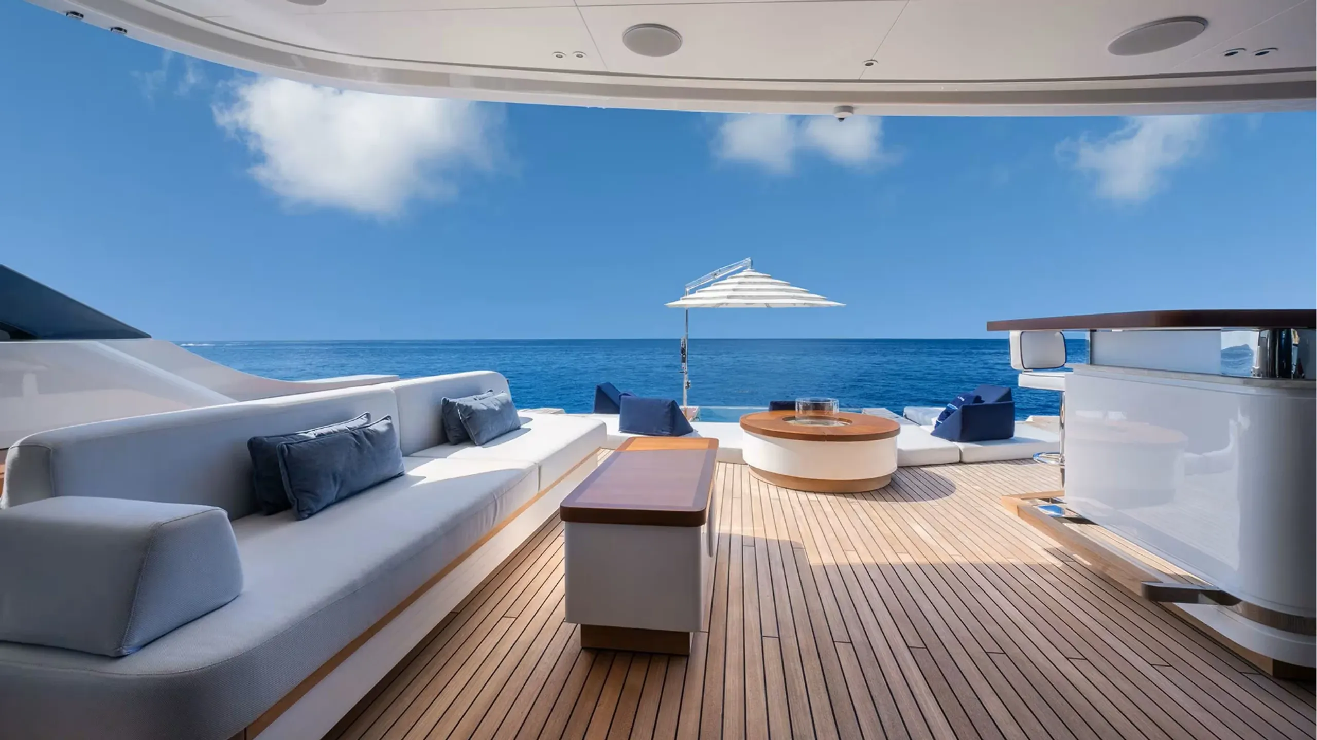 Benetti 34.36m (photograph 7)