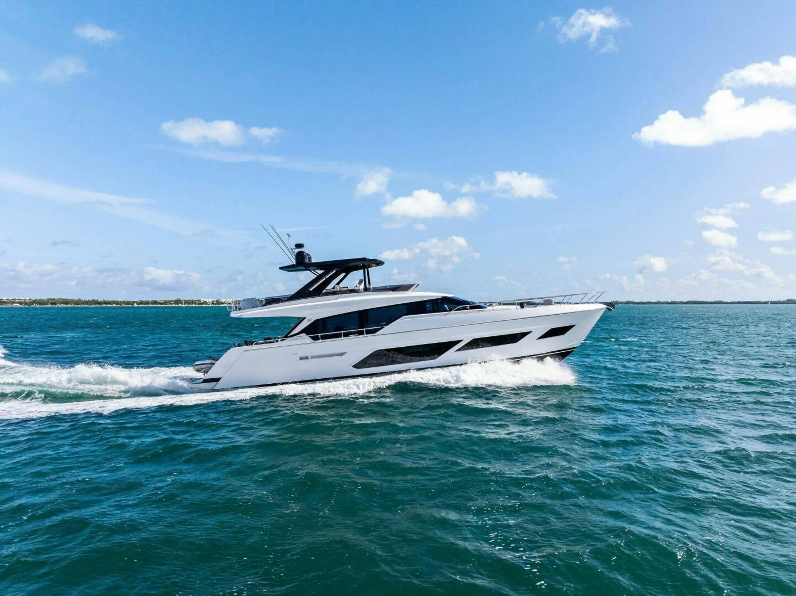 Ferretti 22m - Photograph 3