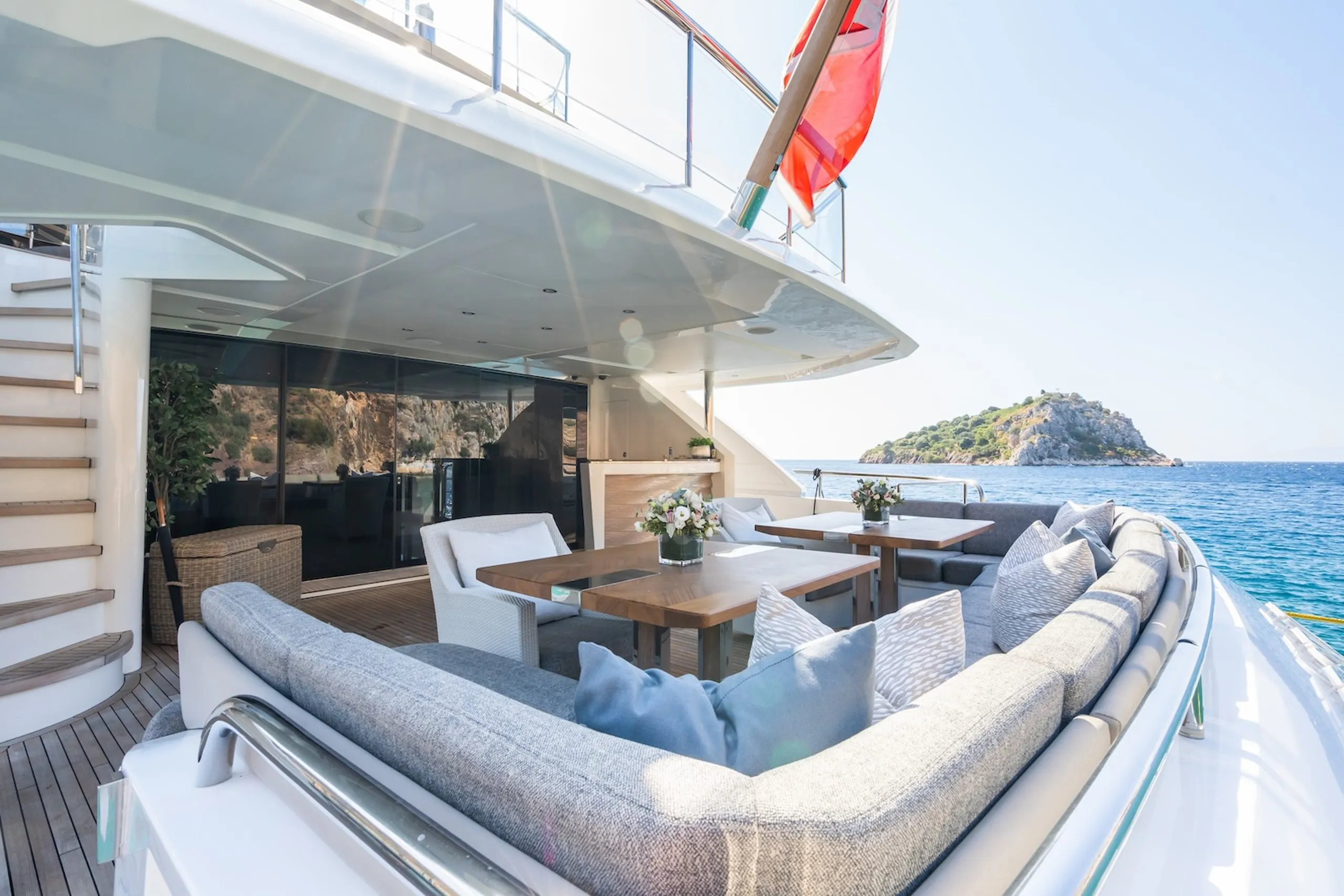 Princess Yachts 40m (photograph 9)
