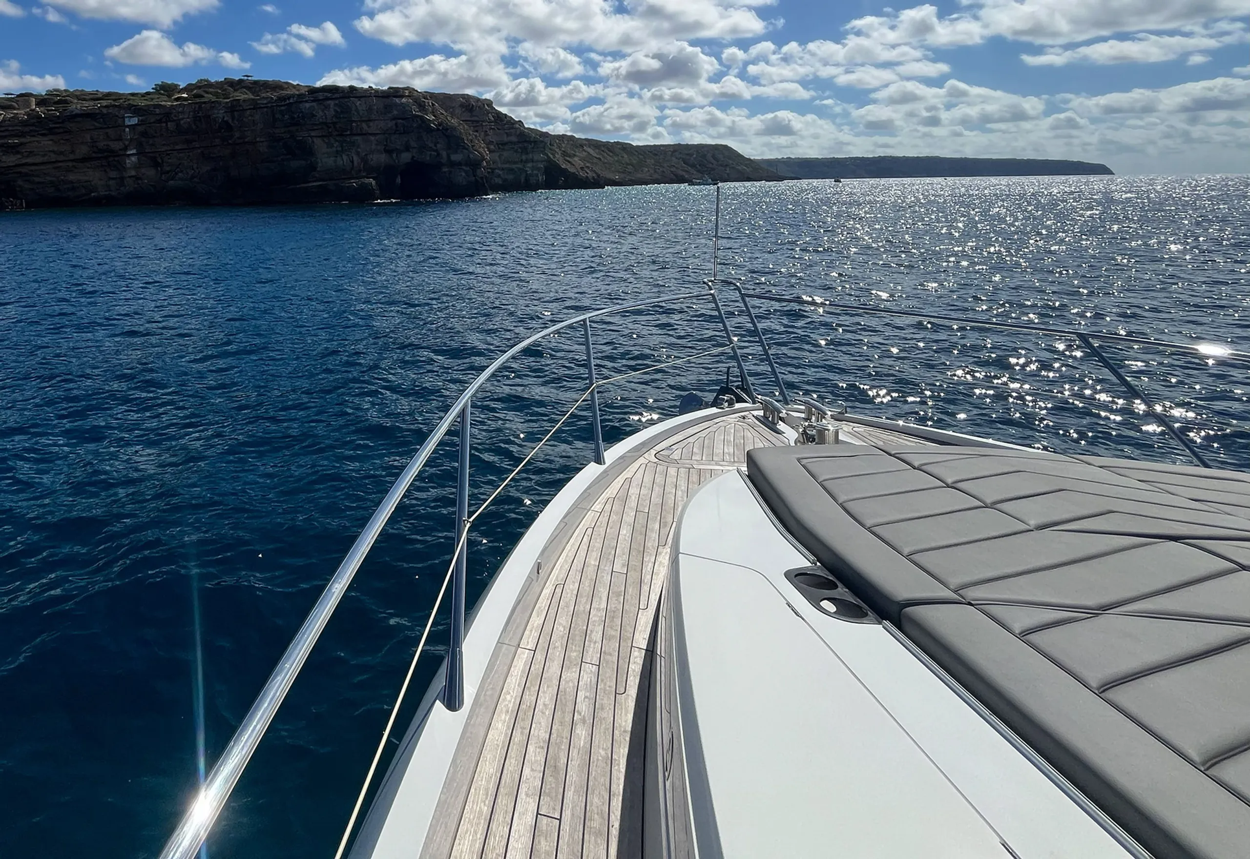 Sunseeker 23m - Photograph 6