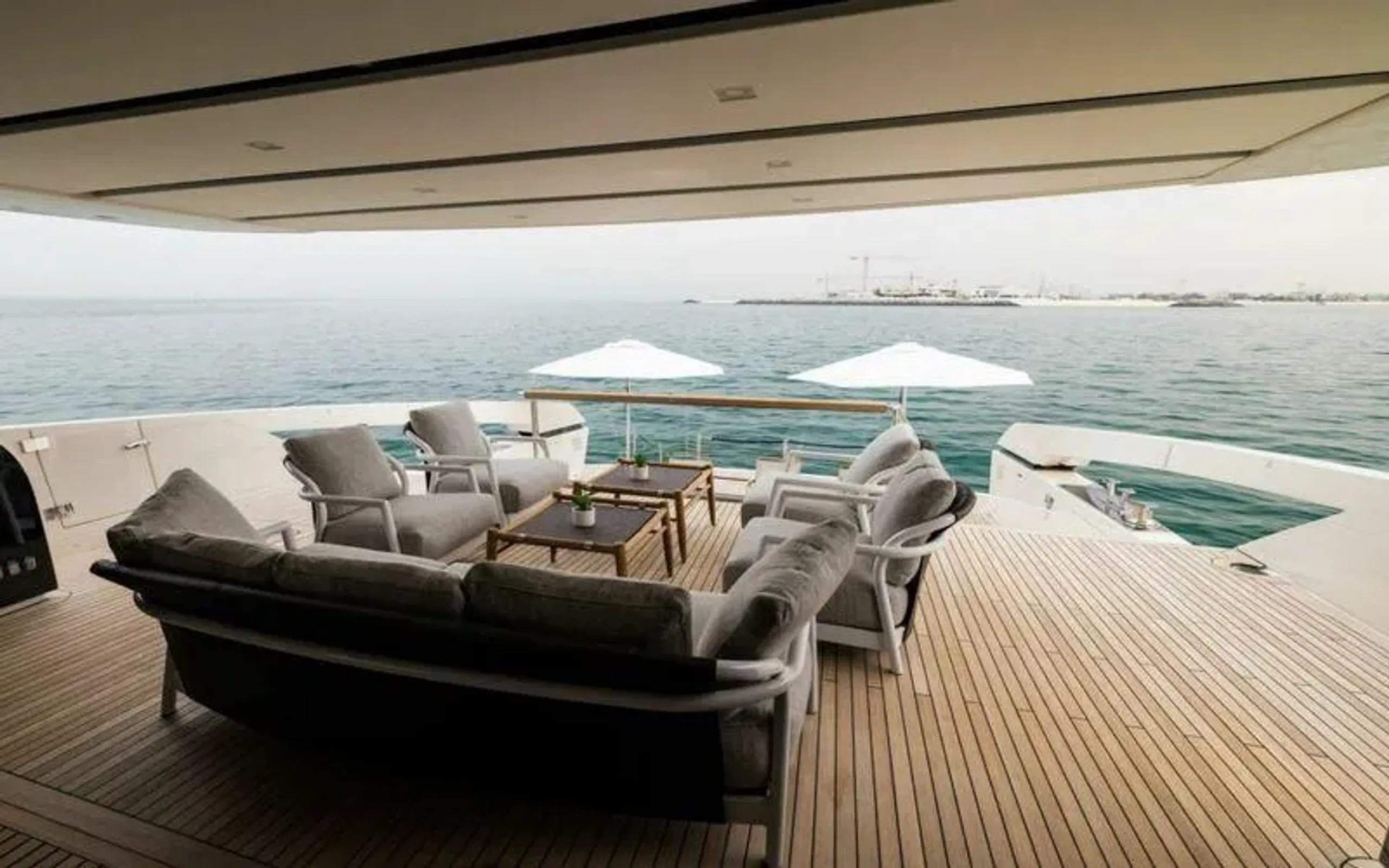 Sanlorenzo 27m - Photograph 4