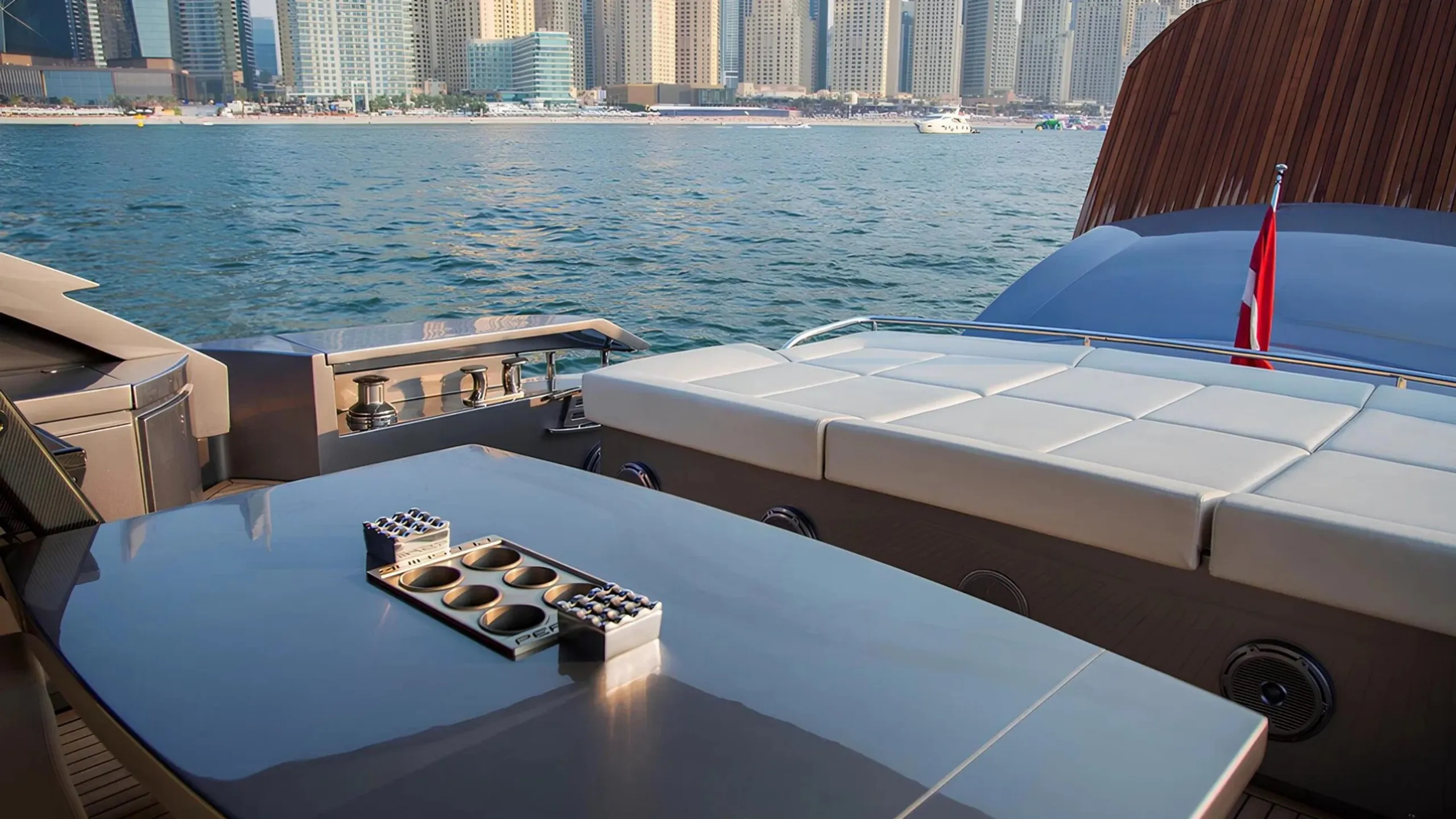 Pershing 25m - Photograph 6
