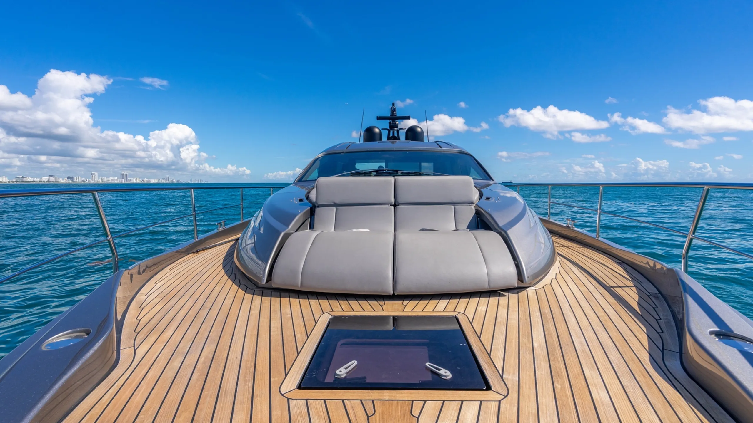 Pershing 21m - Photograph 6