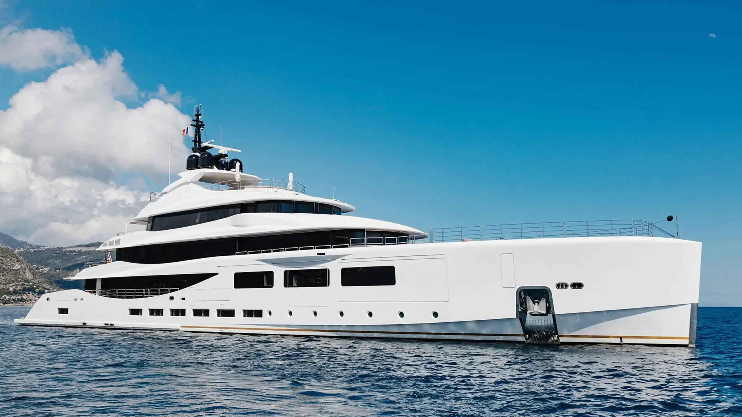 Benetti 70-metre at anchor