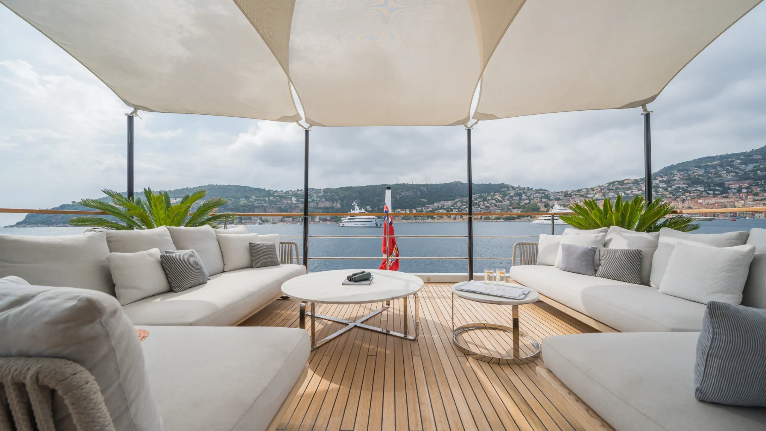 Benetti 36.9m (photograph 2)