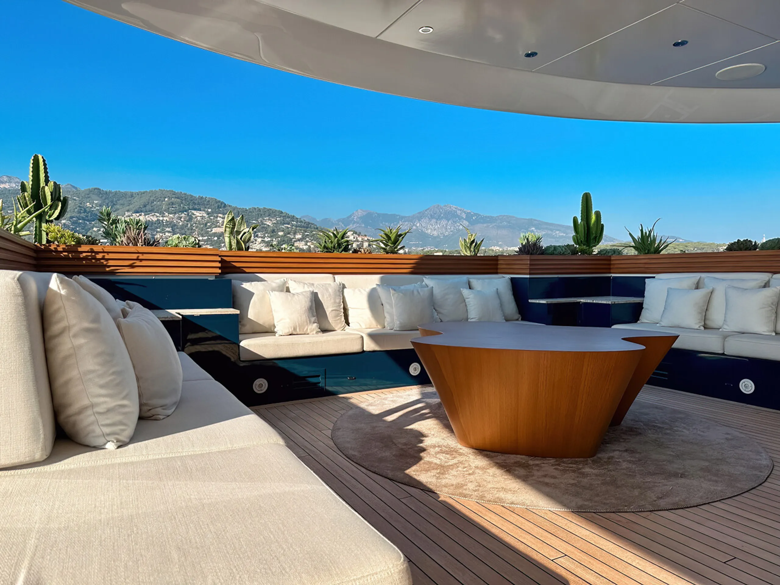 Heesen 47m - Photograph 4
