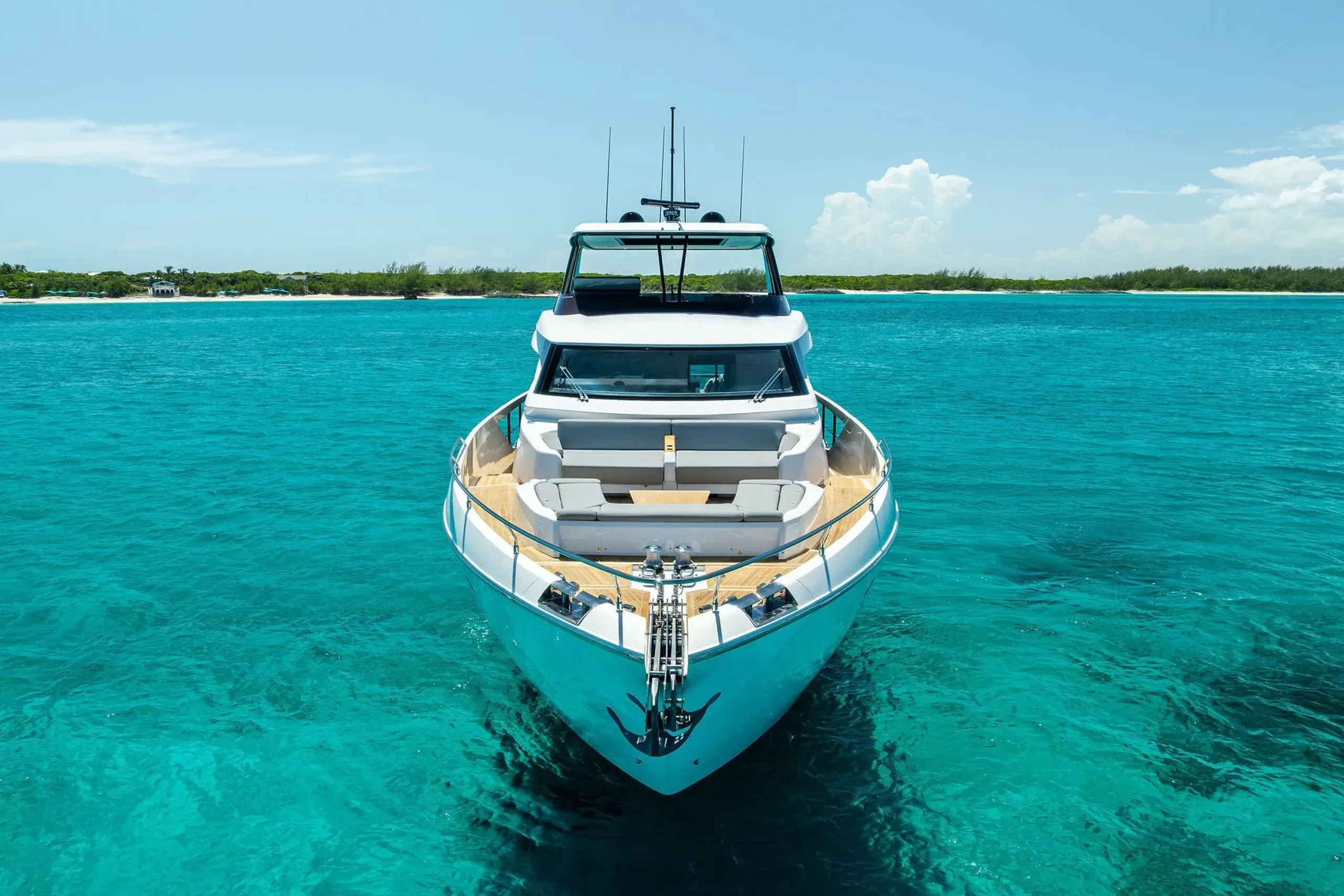 Ferretti 26m - Photograph 6