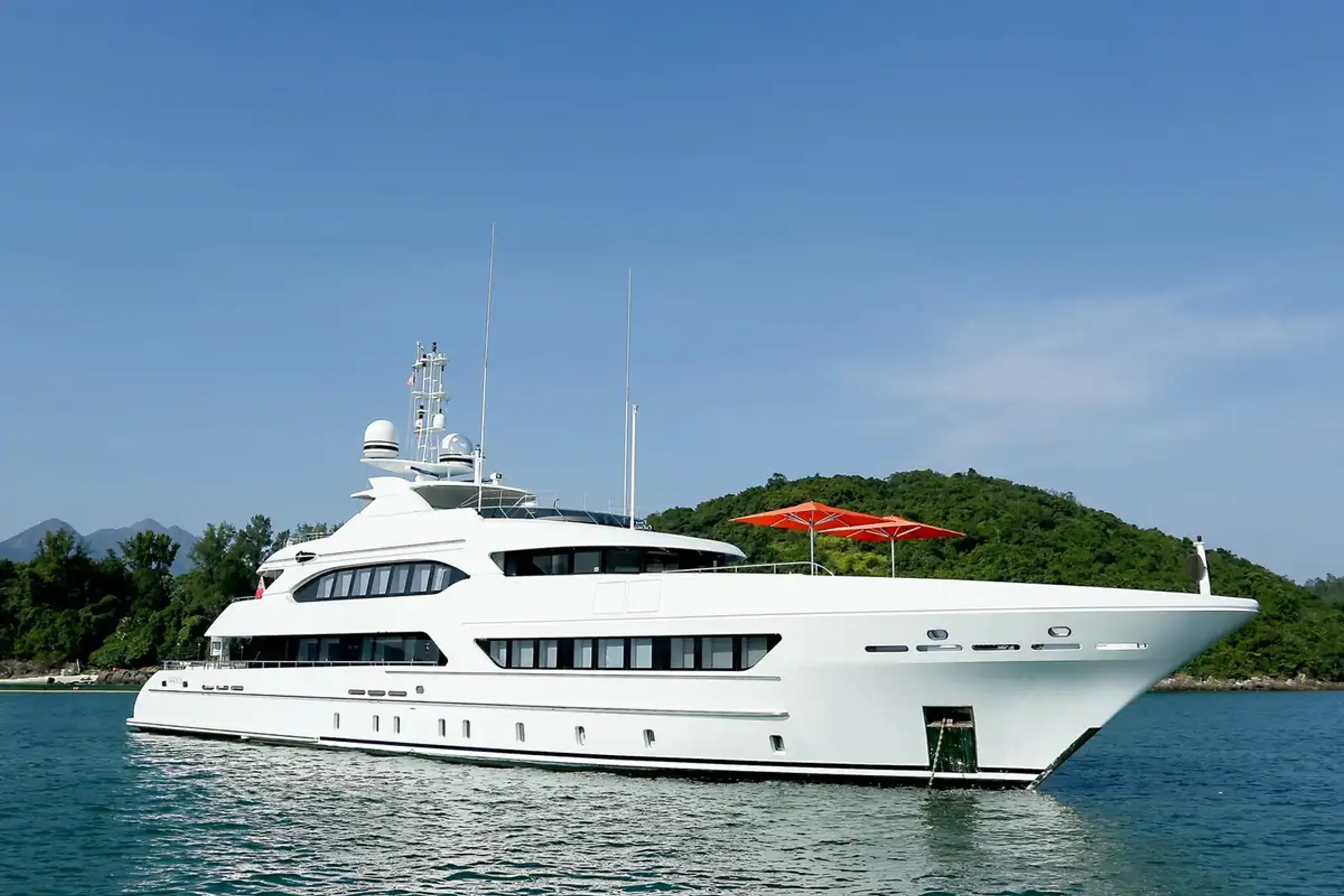 Heesen 47m - Photograph 2