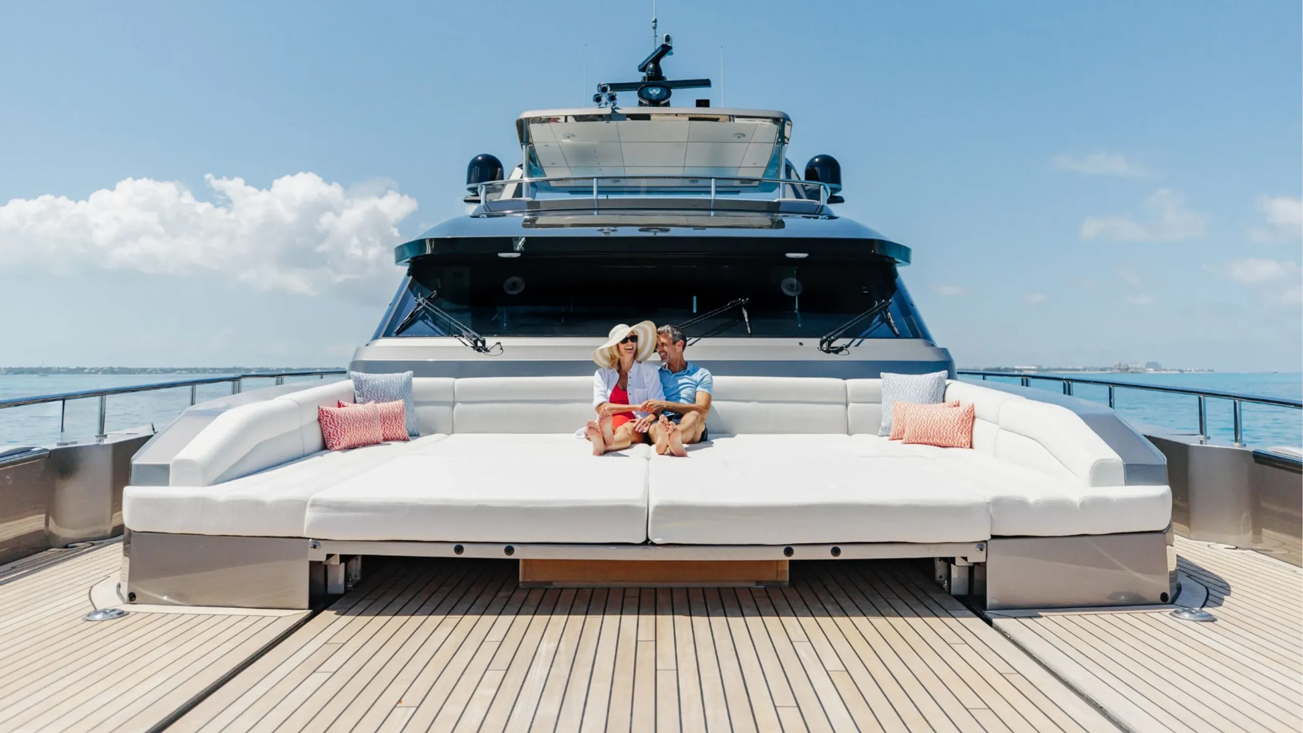 Ocean Alexander 34.57m (photograph 8)