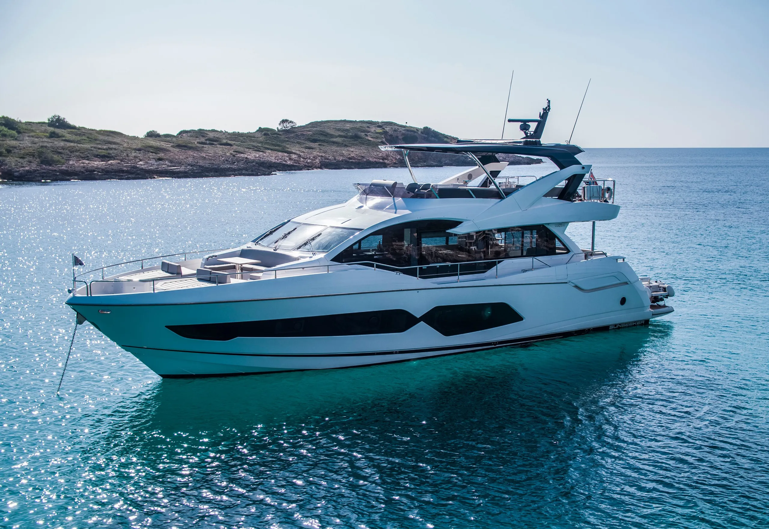 Sunseeker 24m - Photograph 1