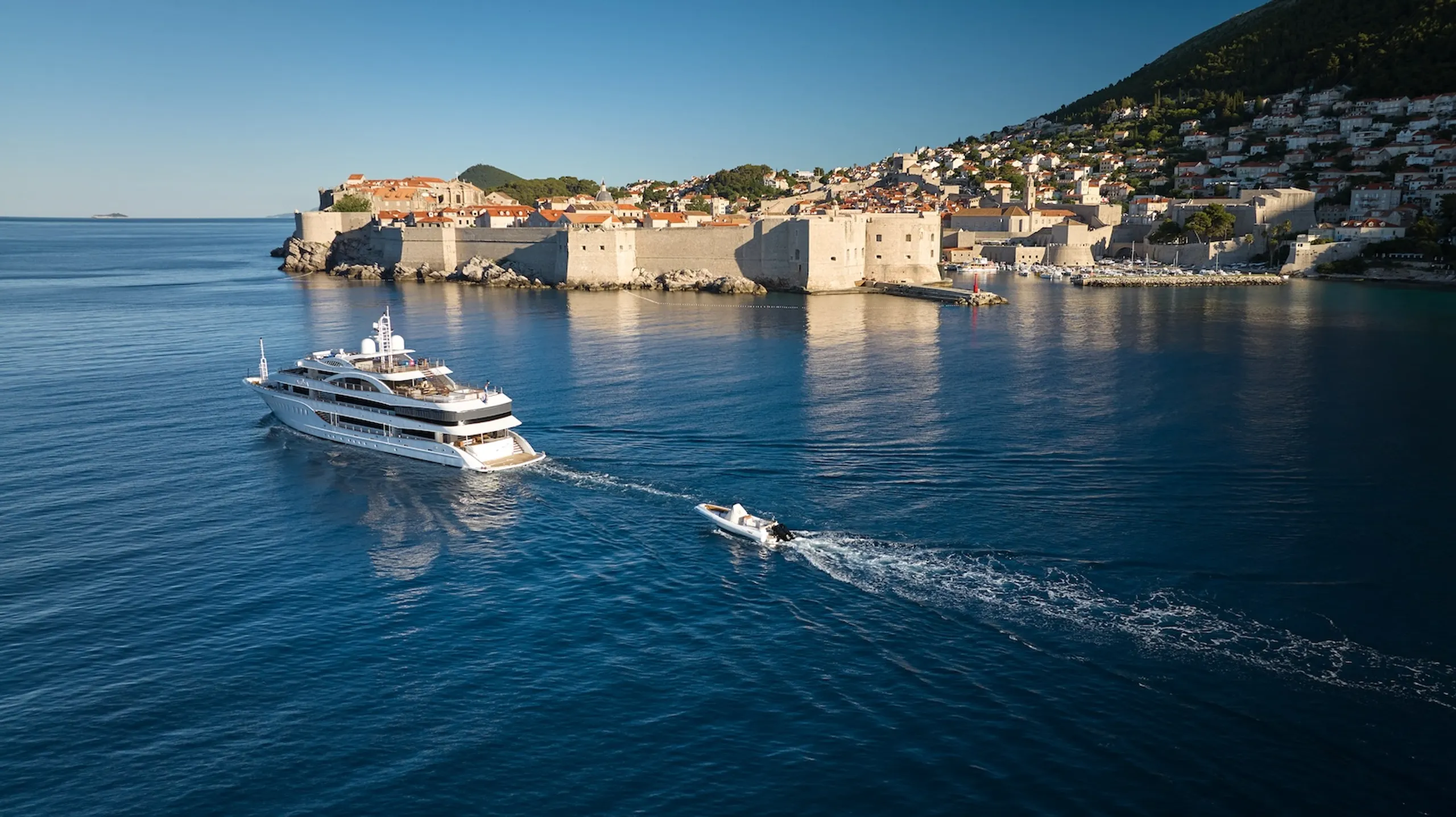 Buying a yacht, the brief explained.