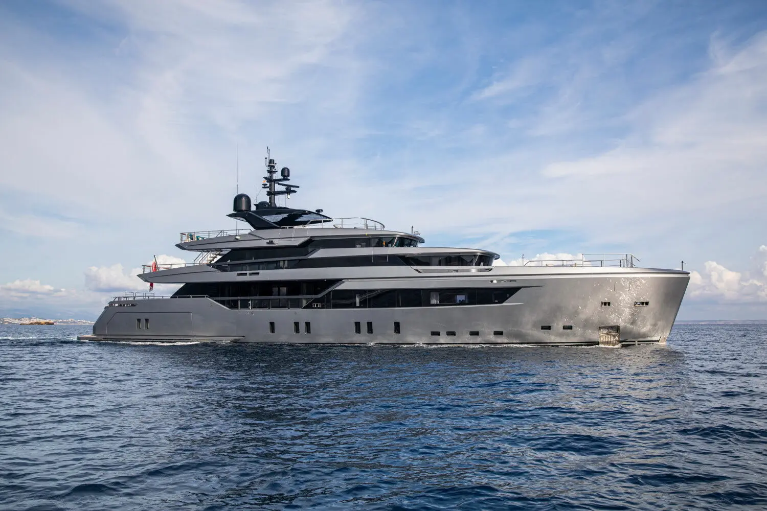 Sanlorenzo 45-metre at anchor
