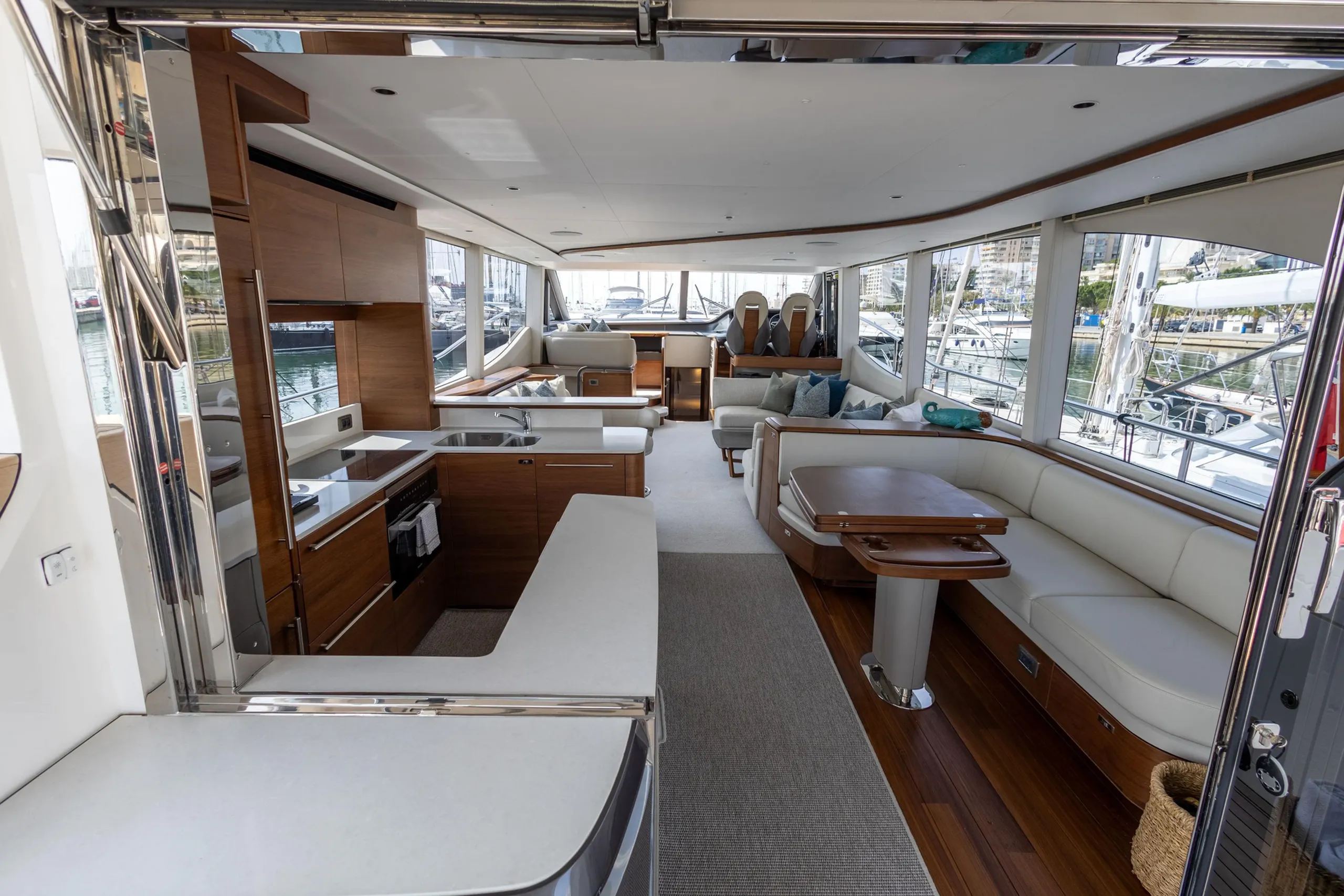 Princess Yachts 22m - Photograph 9