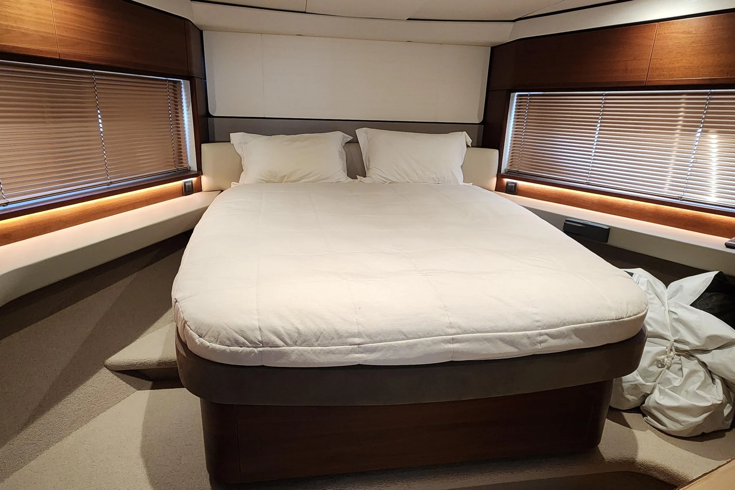 Princess Yachts 19m - Photograph 9