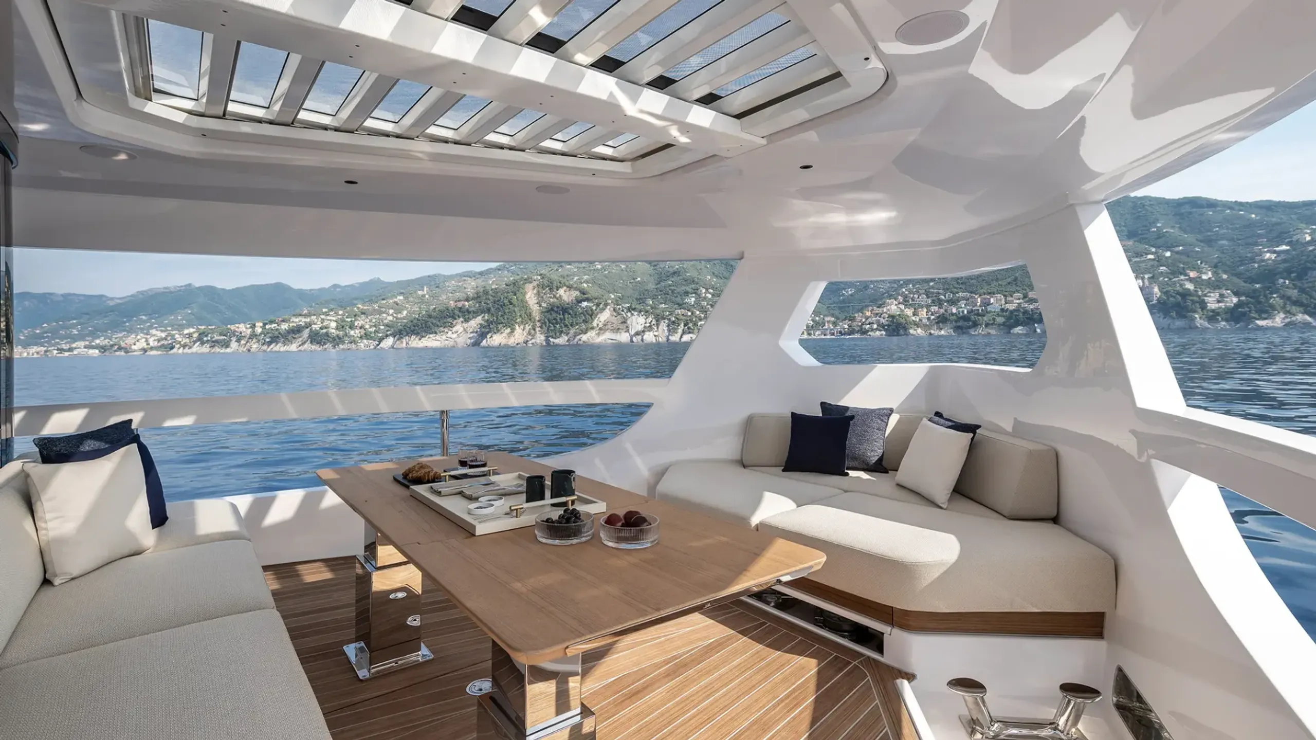 Ferretti 24m - Photograph 5