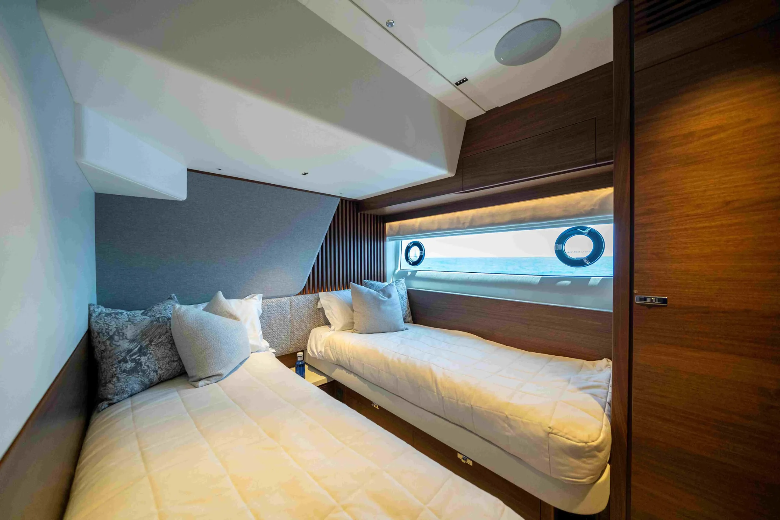 Princess Yachts 23m - Photograph 8