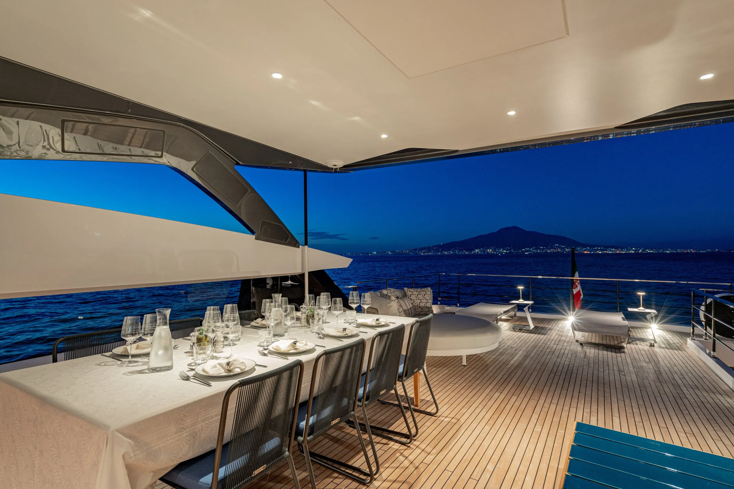 Ferretti 33m (photograph 7)