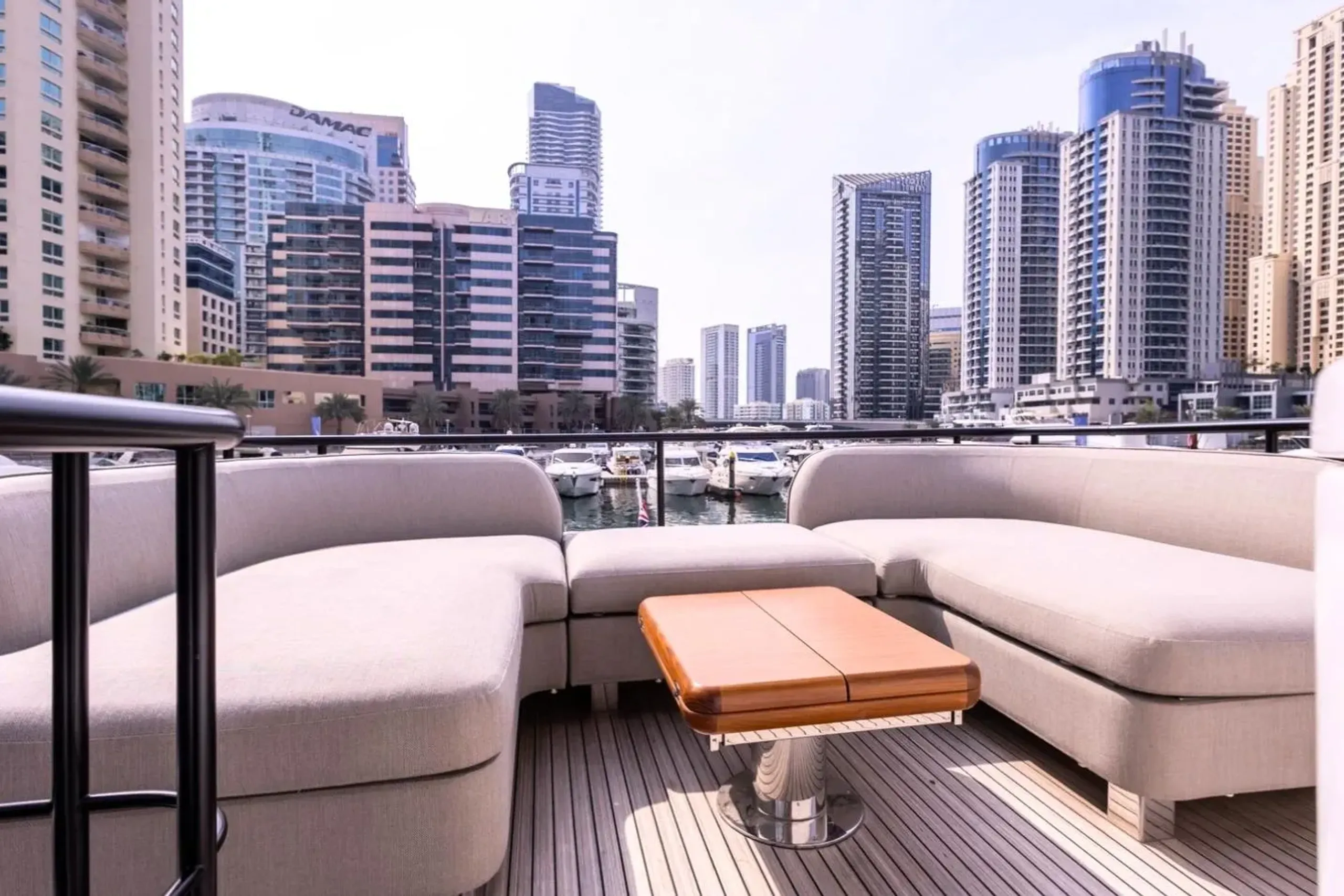 Azimut 18m - Photograph 3