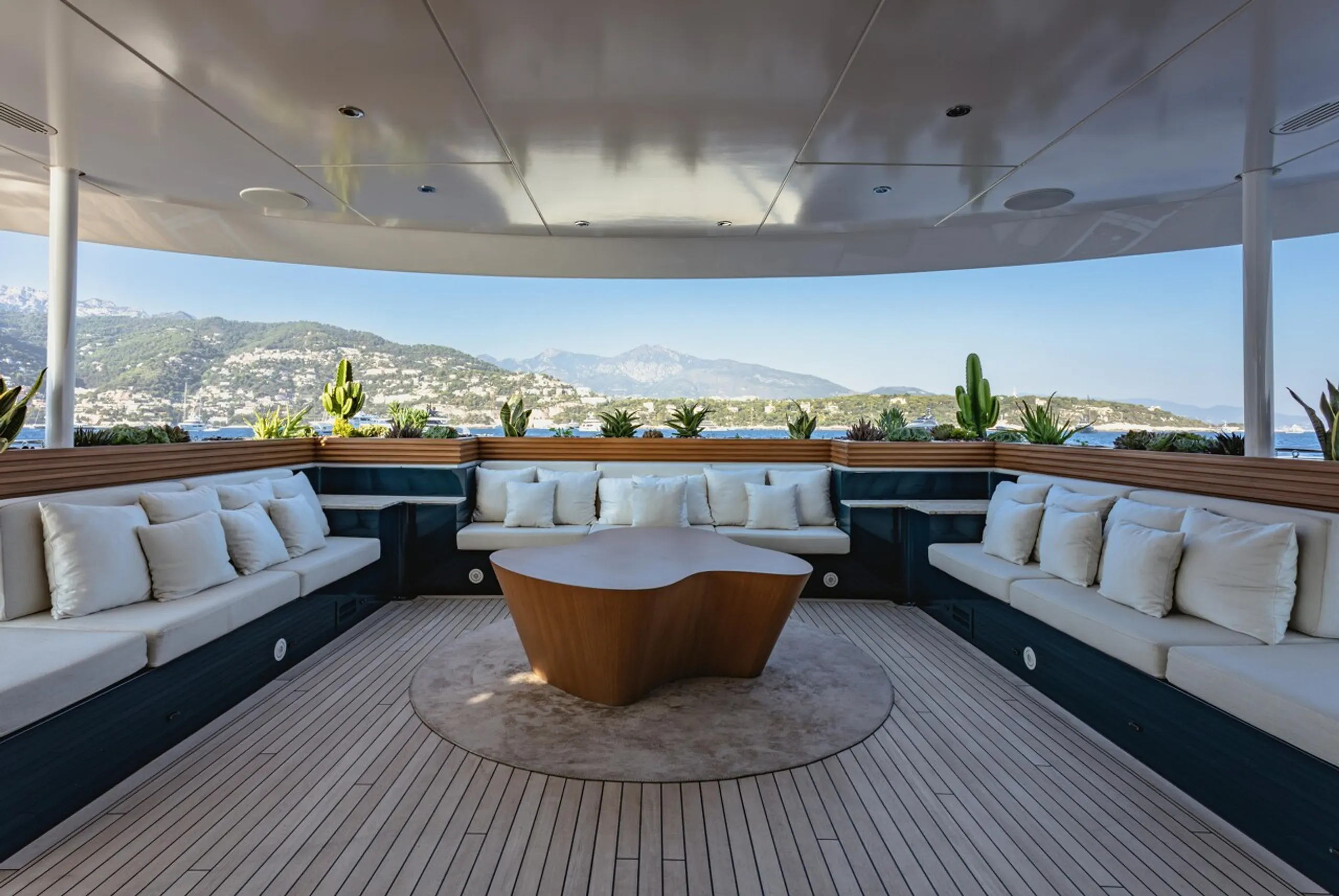 Heesen 47m - Photograph 3