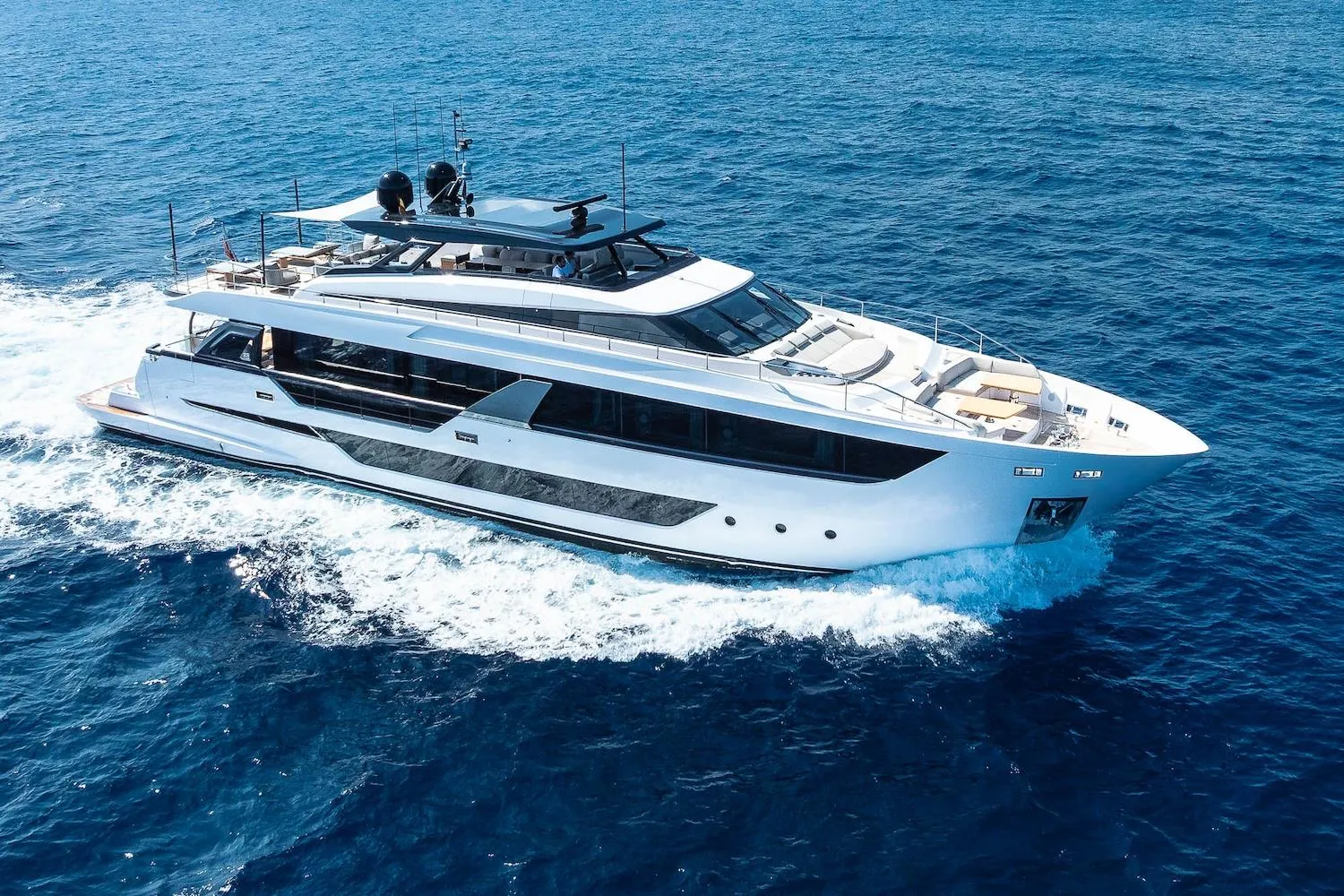 Ferretti 30 m, photographie 1