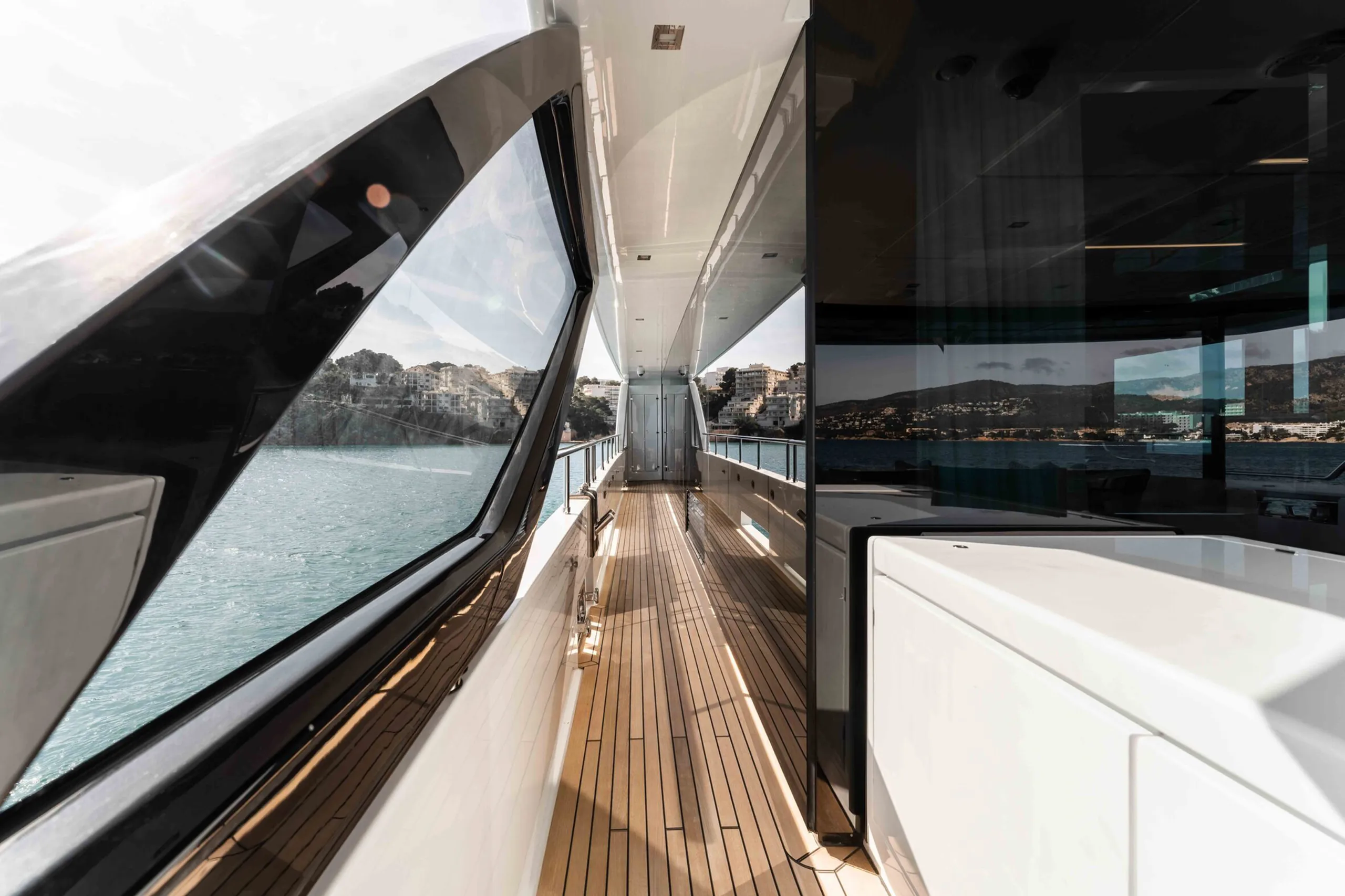 Riva 34m - Photograph 8