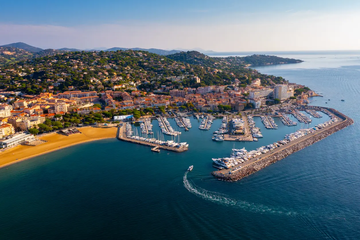 The Saint-Tropez yacht charter guide.