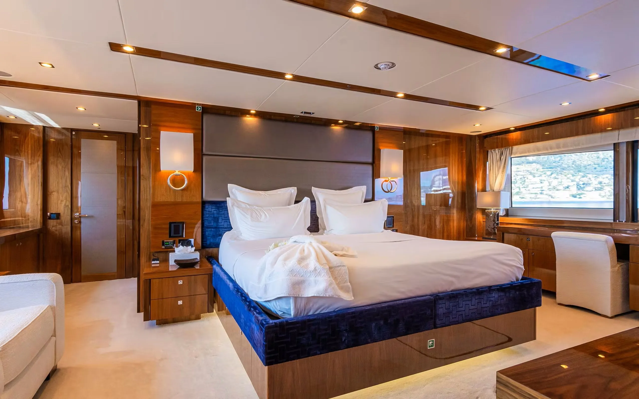 Sunseeker 34.5m (photograph 9)
