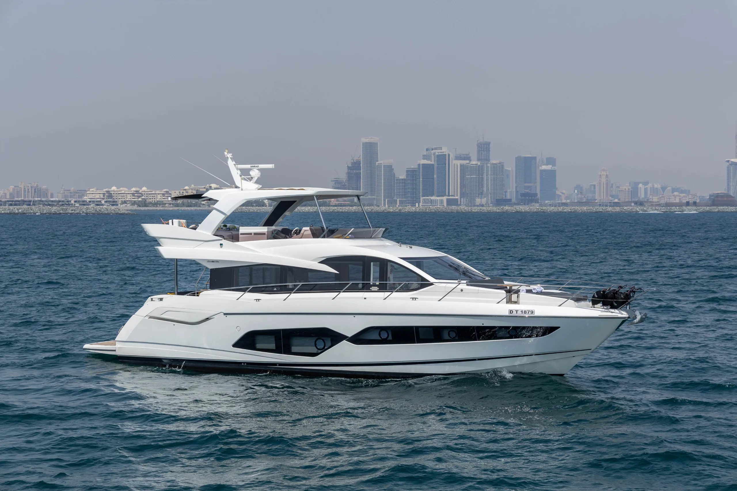 Sunseeker 22m - Photograph 2