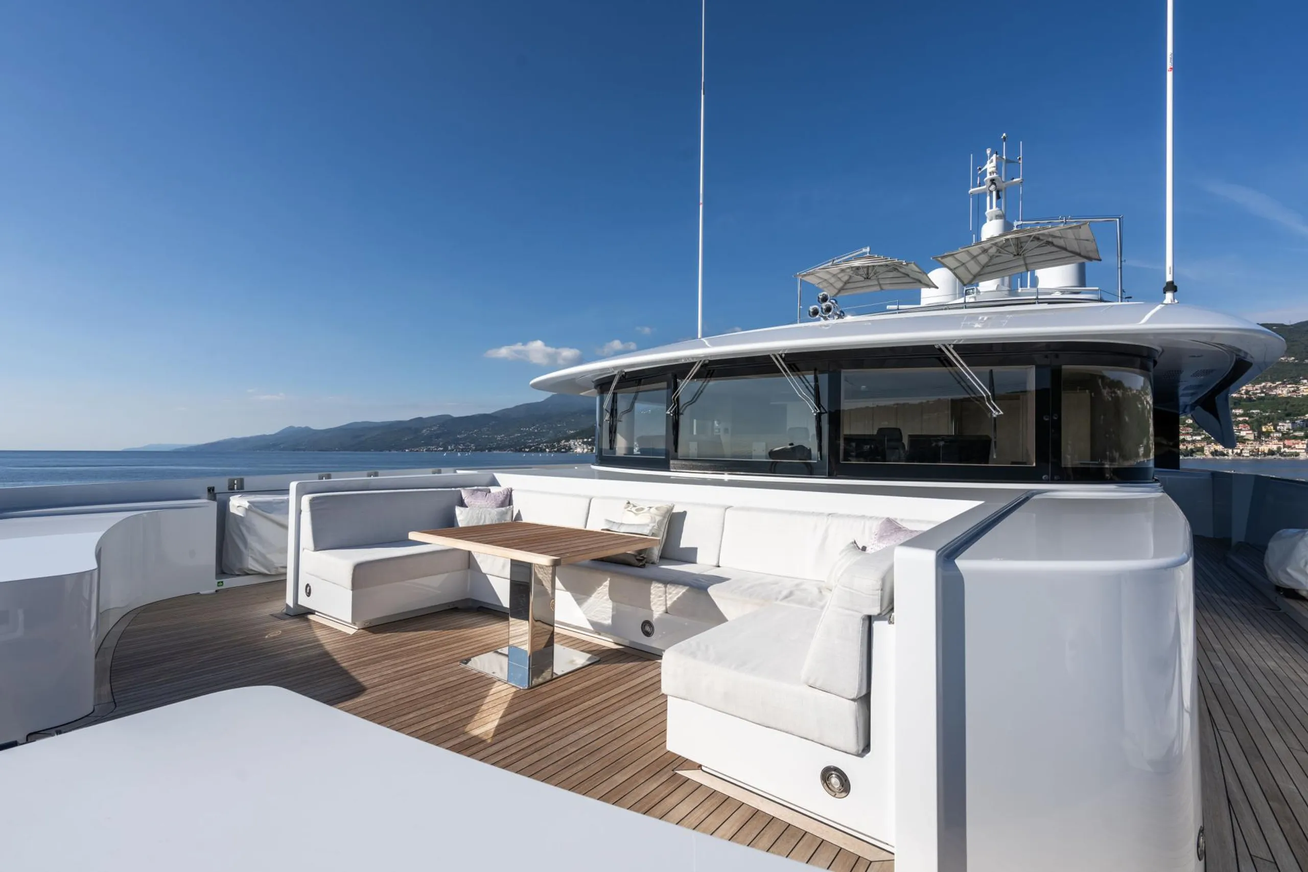 Heesen 55m - Photograph 3