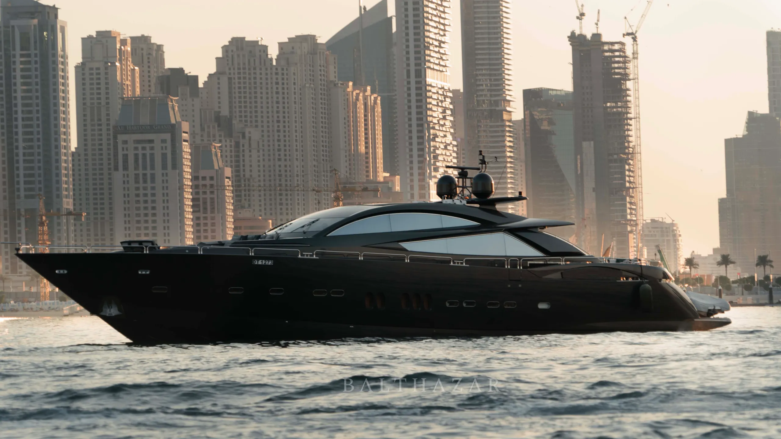Sunseeker 33m - Photograph 1