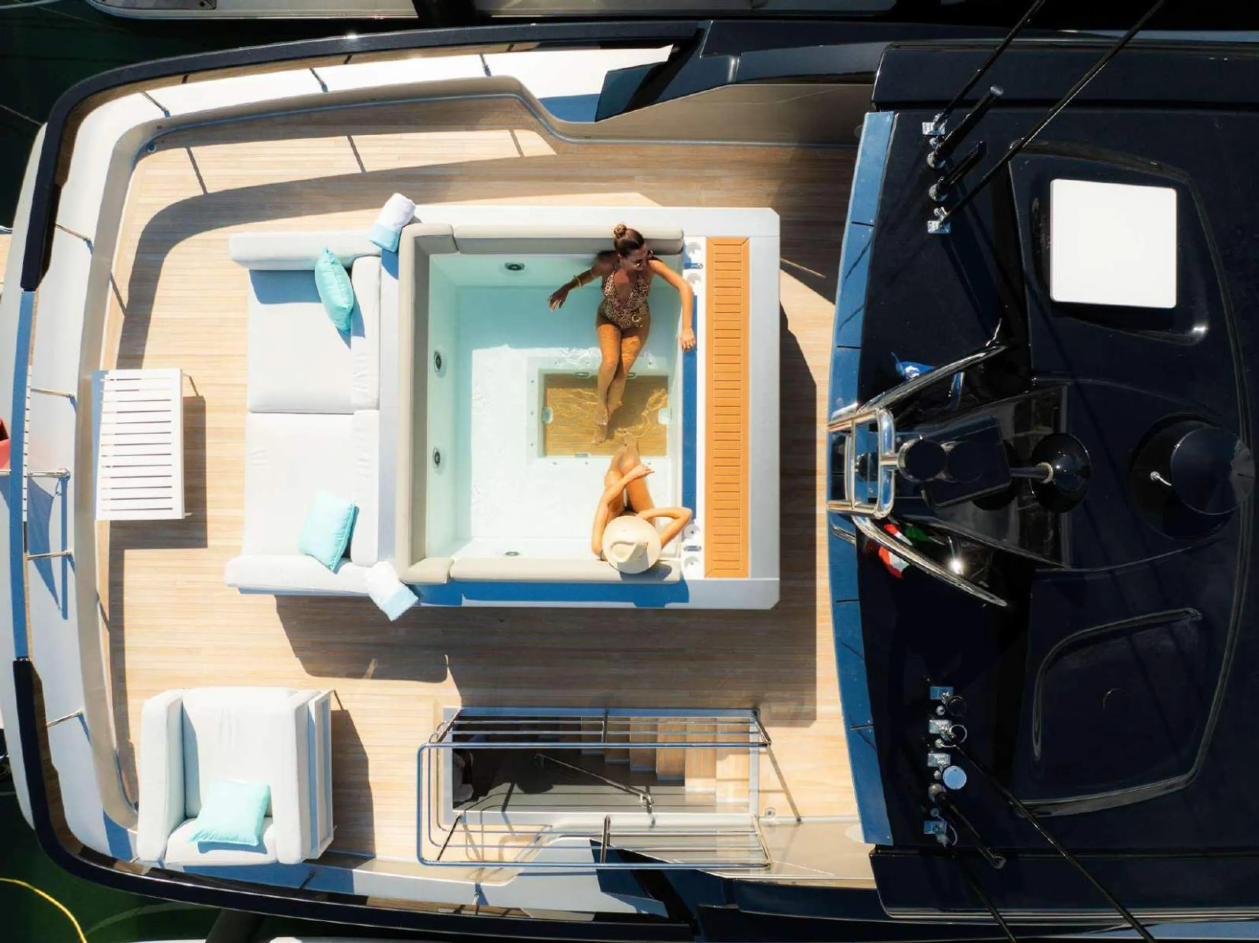 Riva 28m - Photograph 9