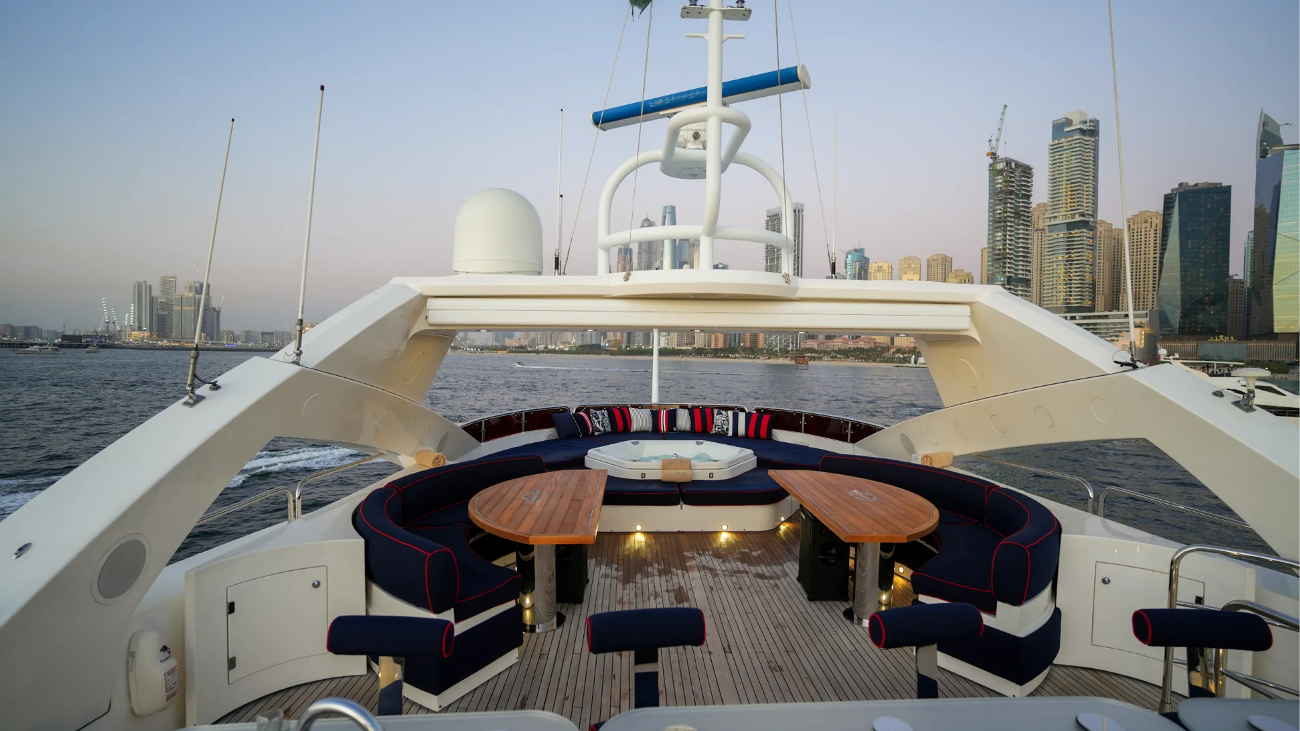 Sunseeker 40m - Photograph 3